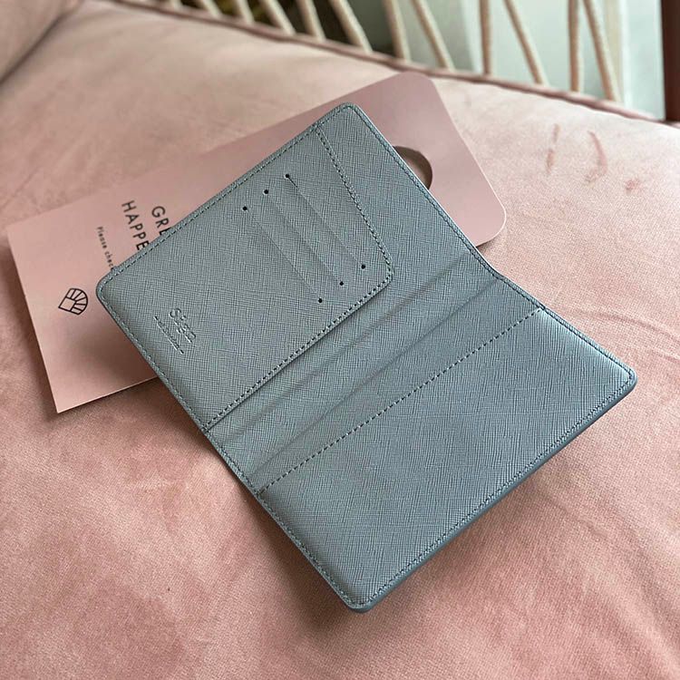 Grey Saffiano Pas etui