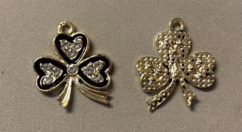Treklöver med strass - guld