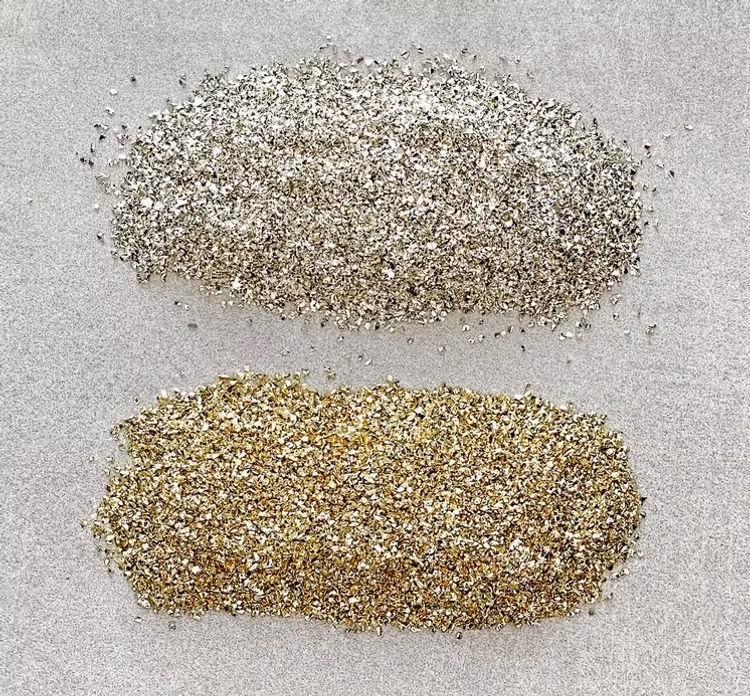 Krossad glas i guld/silver