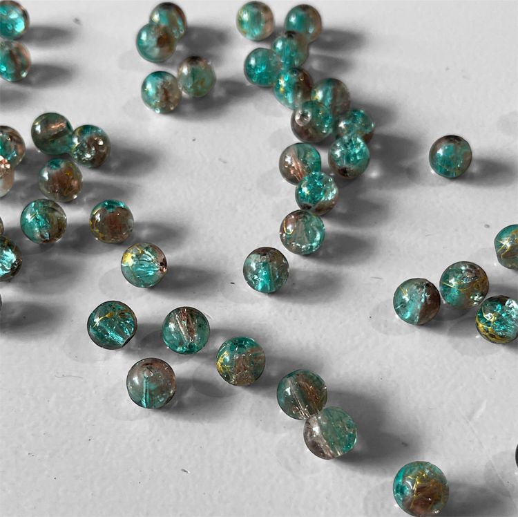 Krackelerad glaspärla med guldtråd, blå/brun, 8mm - 50st