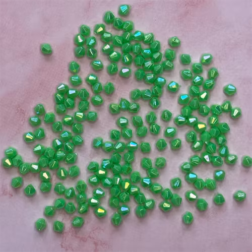 Bicone, 4mm, mörkgrön med AB - 200st