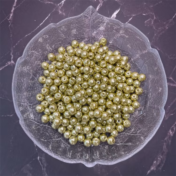 Vaxad glaspärla, ljus olivgrön, 8mm - 50st