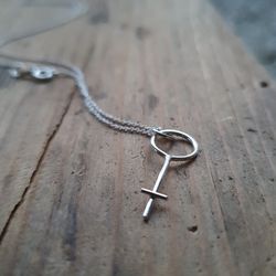 Silverhalsband Kvinnokraft Mellan
