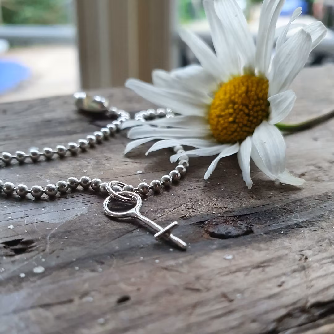 Kvinnokraft Silverarmband/fotlänk