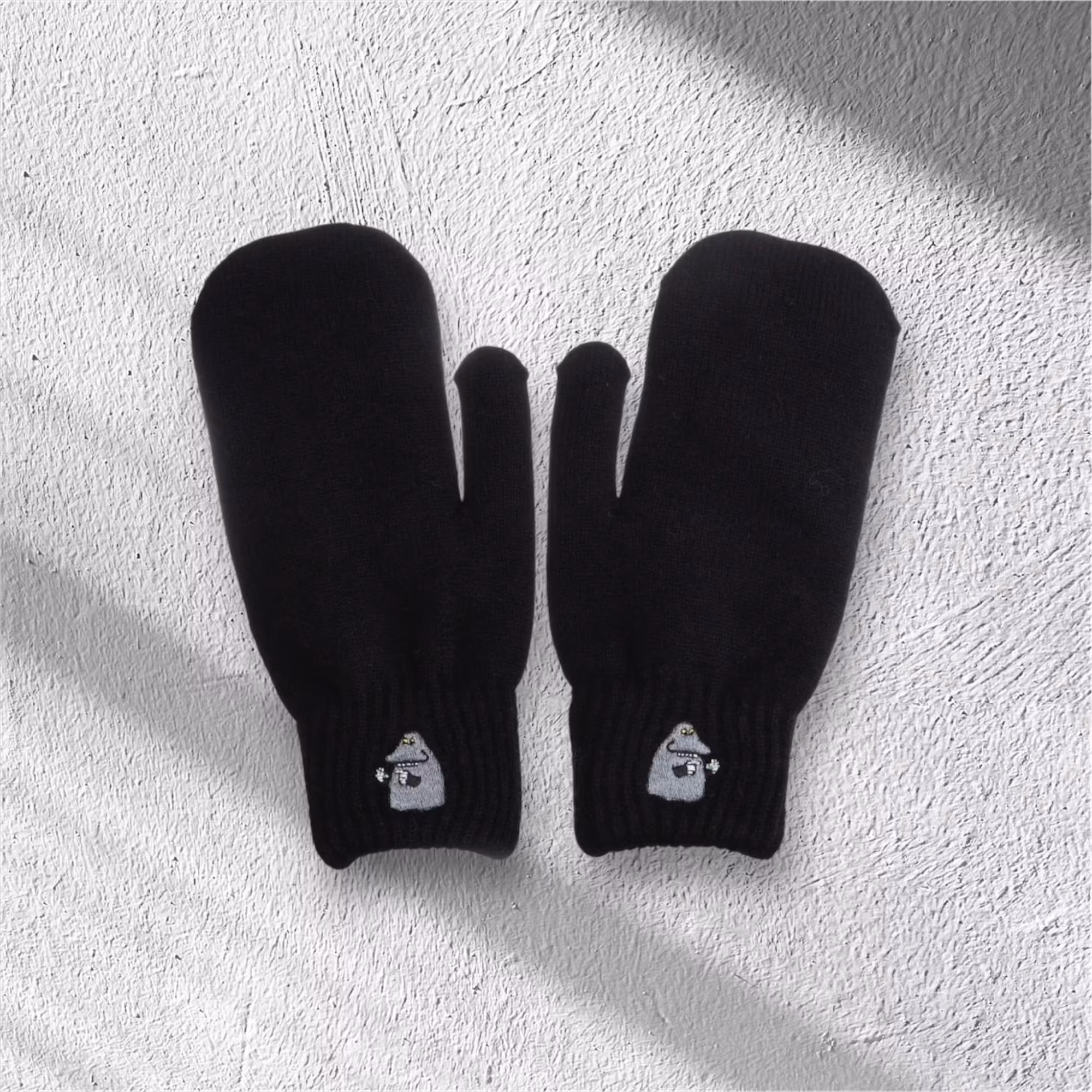 Mumin Vantar – Mårran (svart)