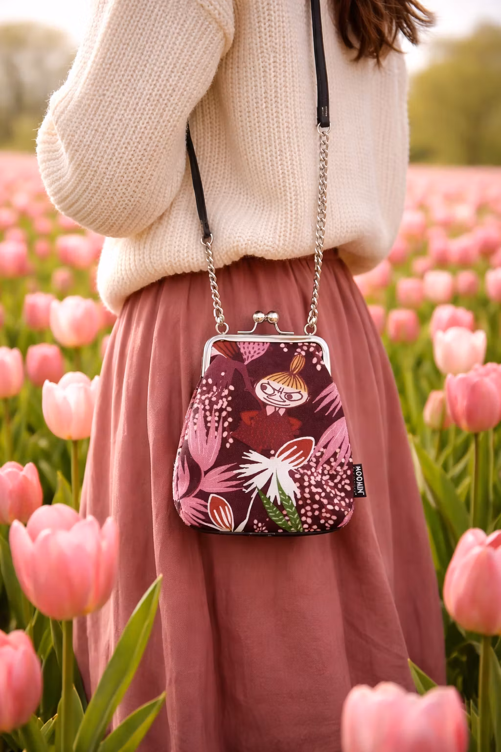 Mumin axelväska/tygväska Knopp mörkröd