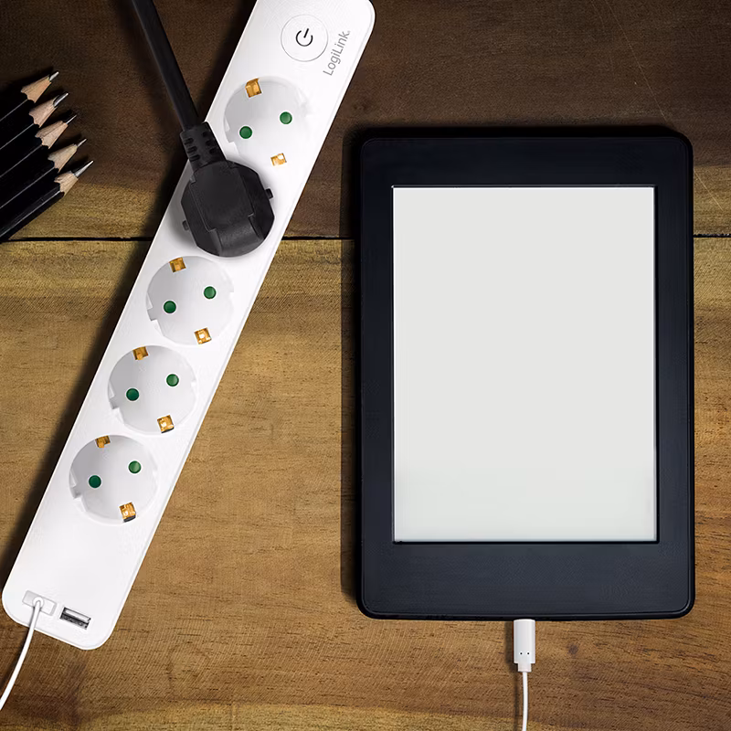 Logilink Strømforgrener 5x uttak og 2x USB 1,5m