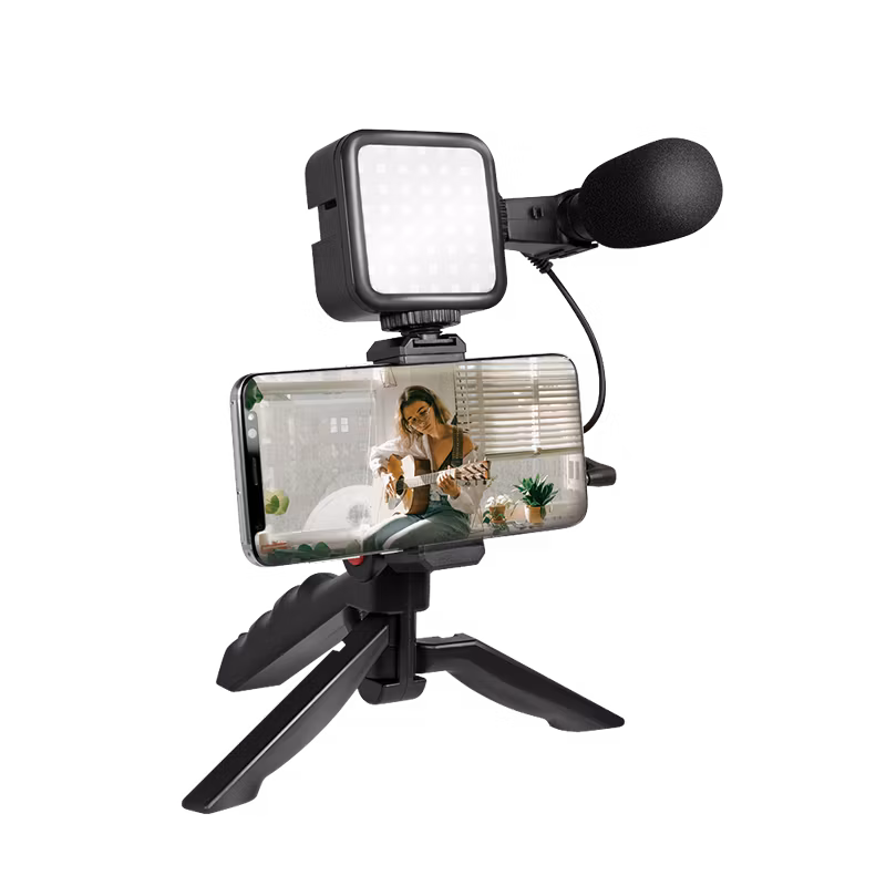 Universalt vlogger kit med LED lys, mikrofon og tripod for 5-7" smarttelefoner