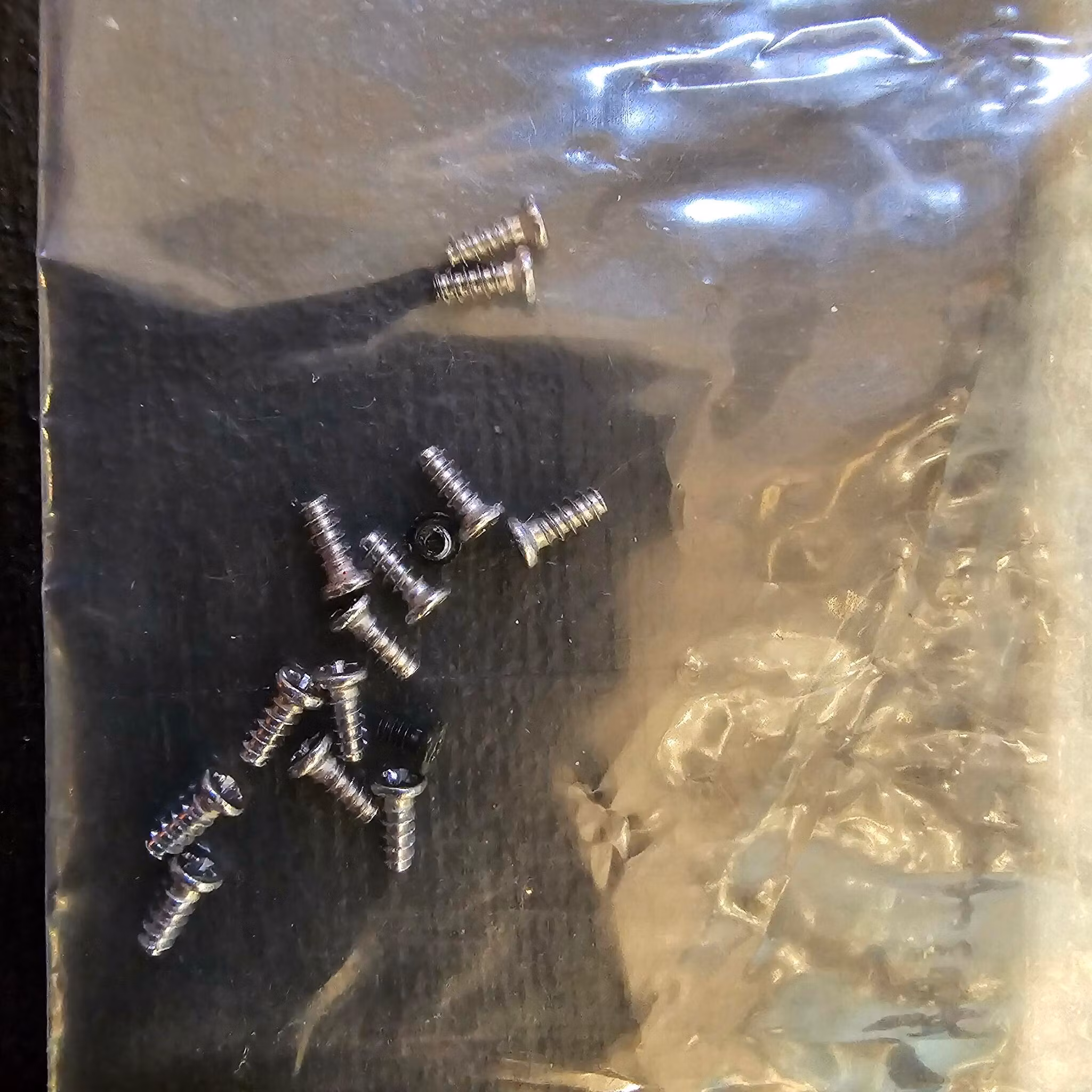 Samsung skruer for A04s sort (SM-A047F)