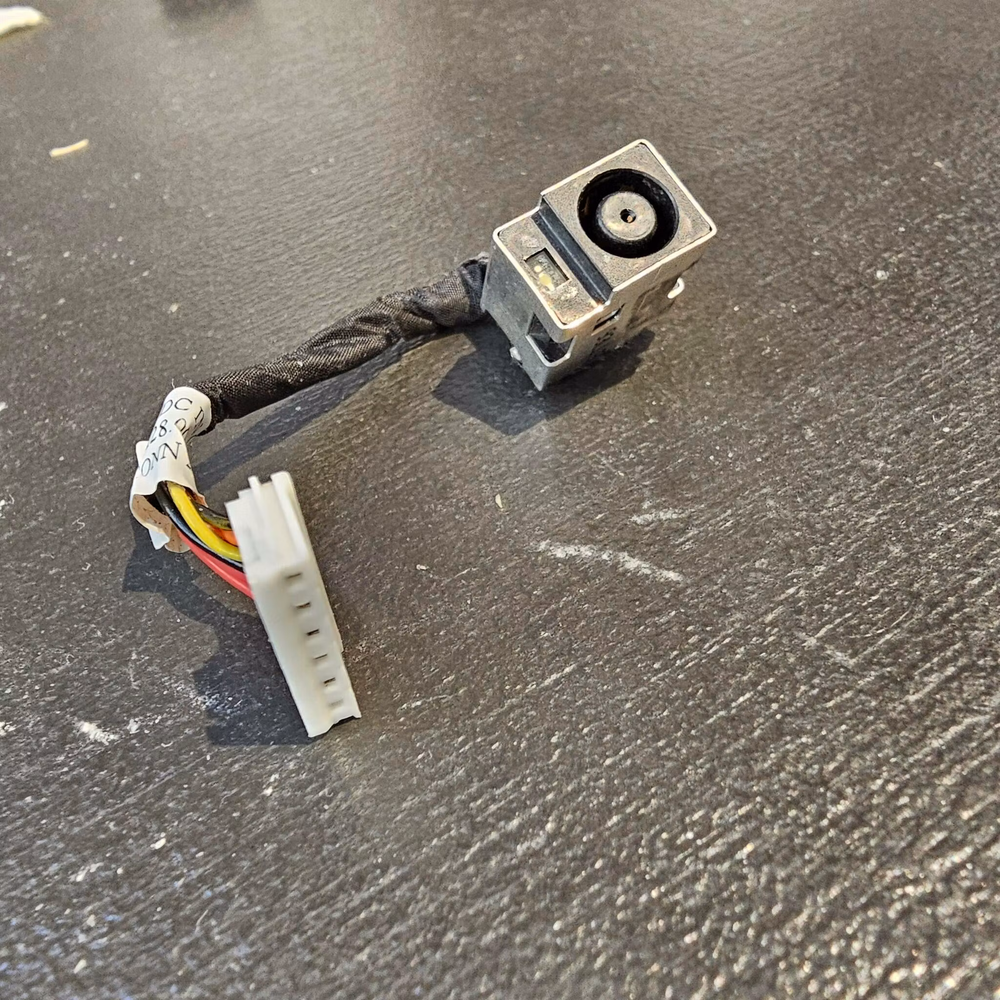 Original Compaq CQ60-410US Laptop DC Jack 50.4AH28.001