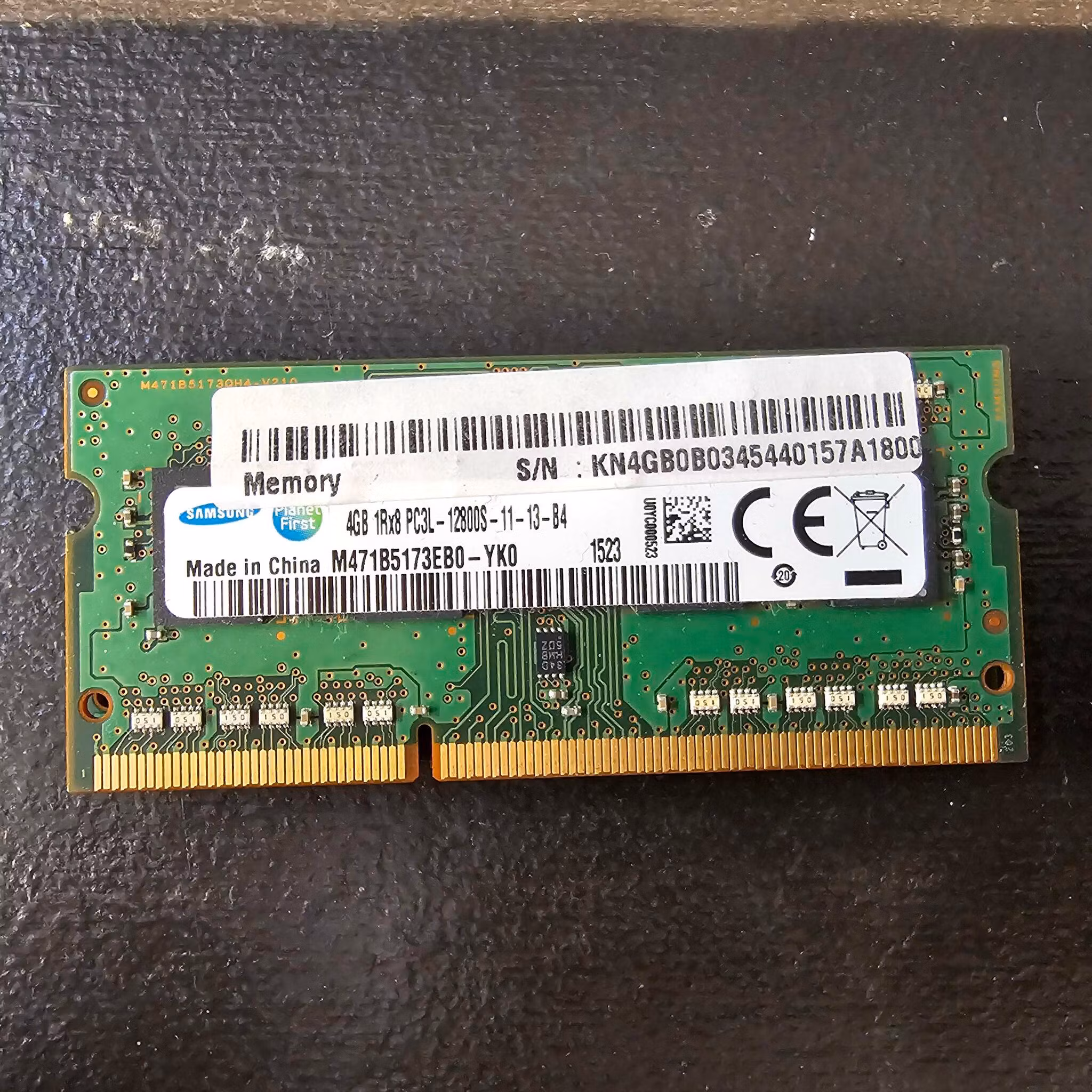 Samsung M471B5173EB0-YK0 - 4GB (1x4GB) 1600Mhz PC3L-12800S DDR3-1600 204-Pin SODIMM