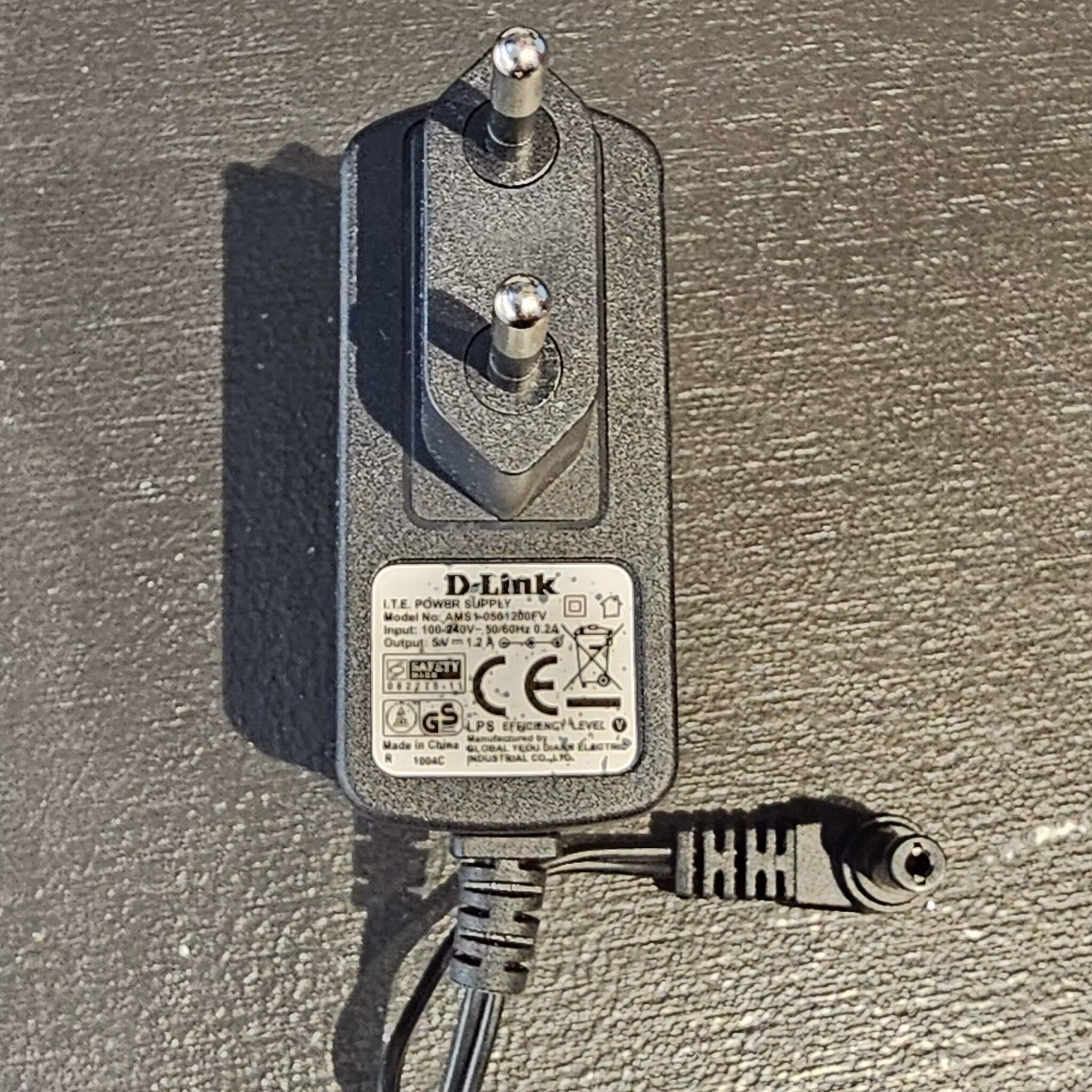 D-link AC-DC adapter 5V 1.2A AMS1-0501200fv