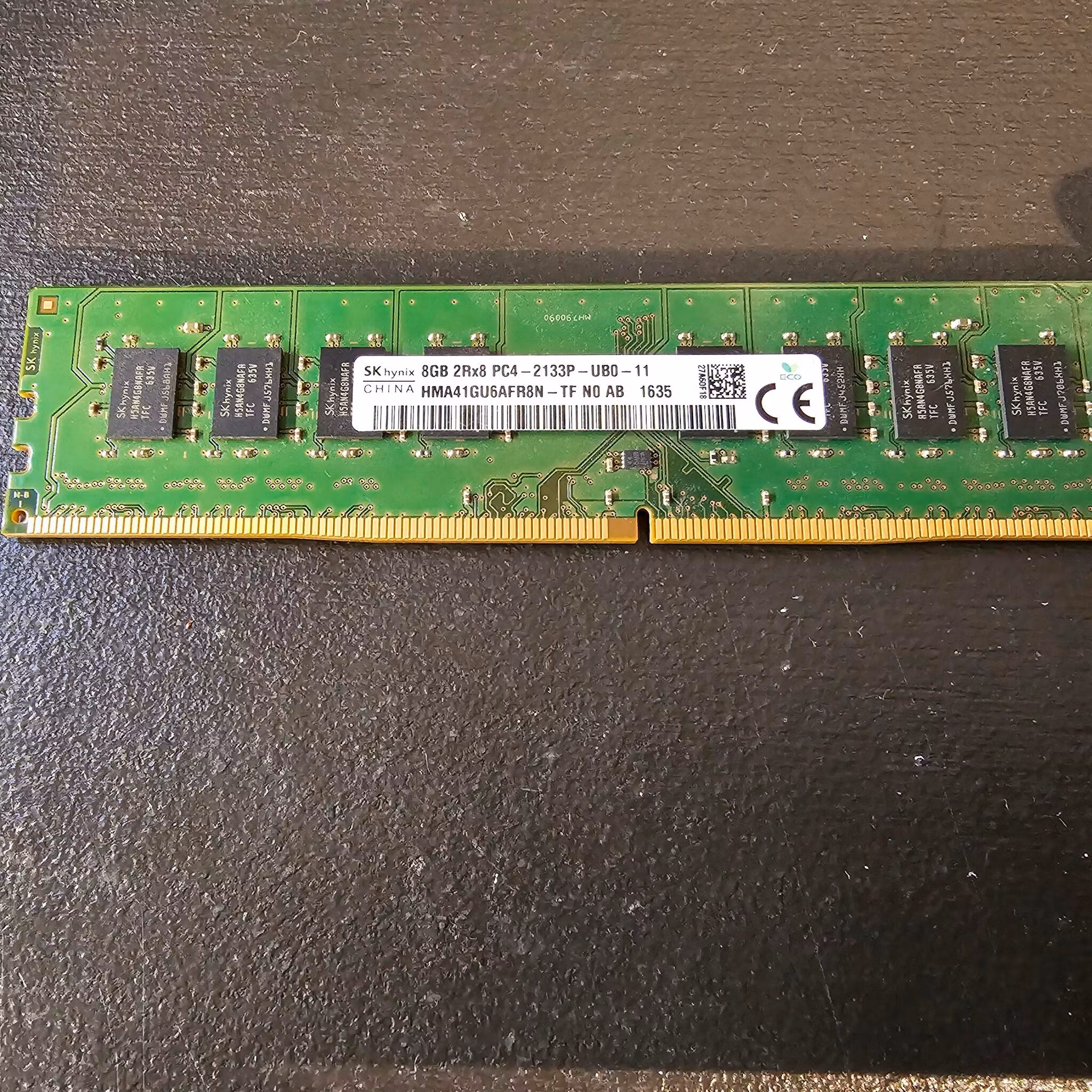 SK Hynix 1x 8GB DDR4-2133 UDIMM PC4-17000P-U HMA41GU6AFR8N