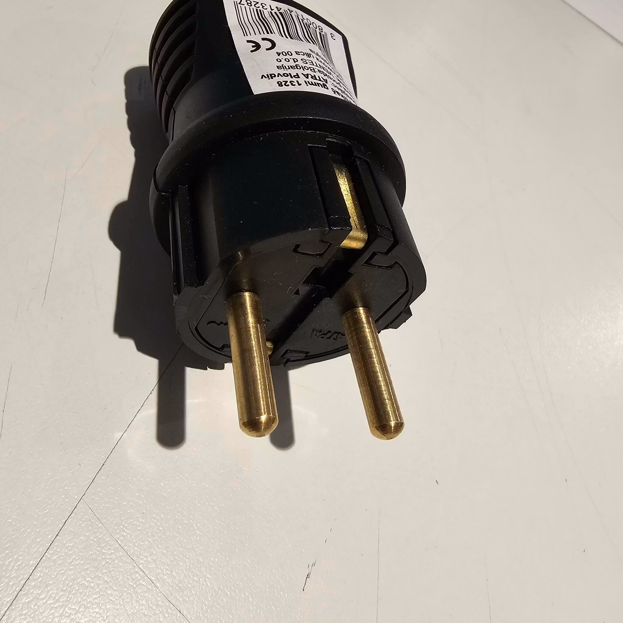 Schuko jordet støpsel han sort 220V IP44