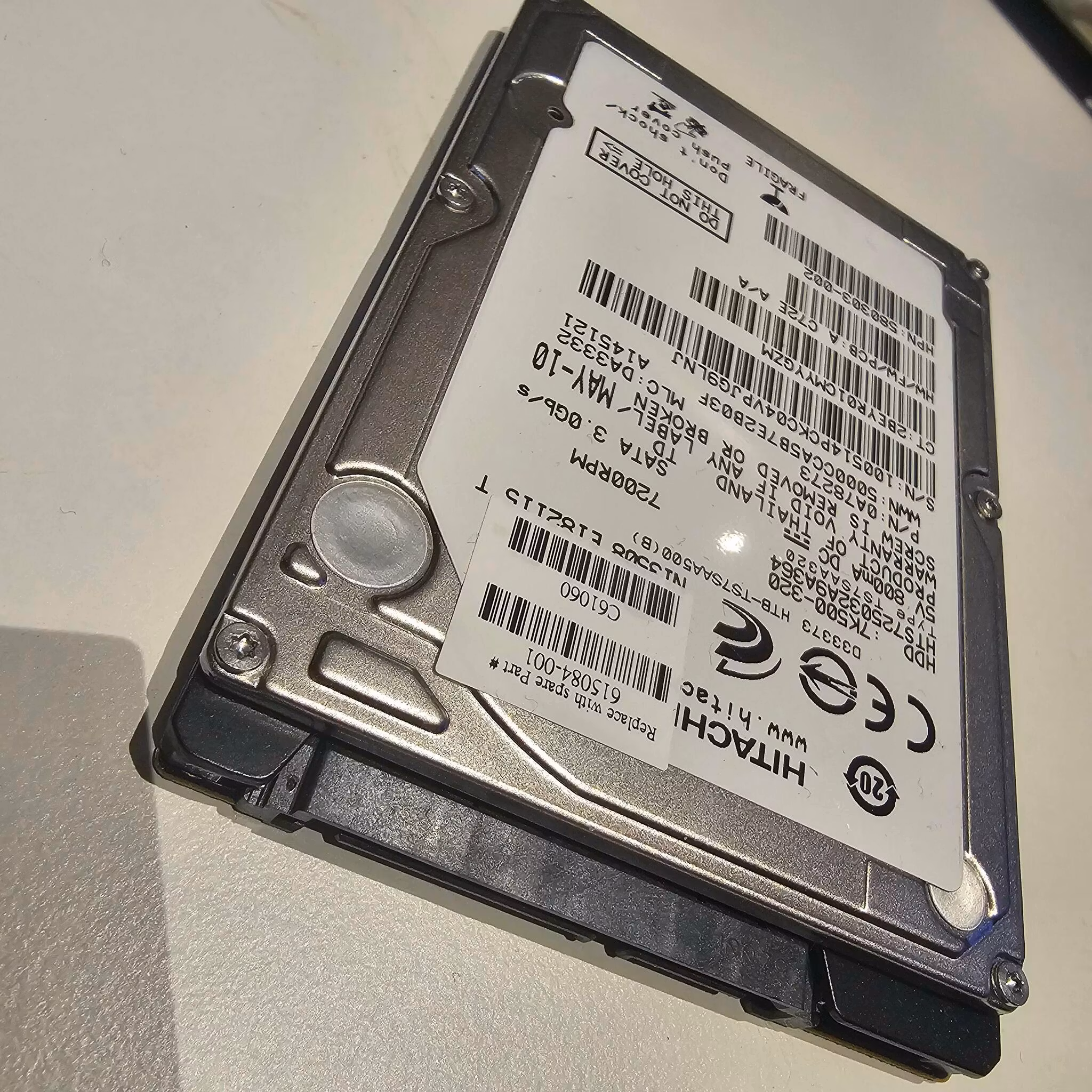 HITACHI Harddisk SATA 320GB HTS725032A9A364