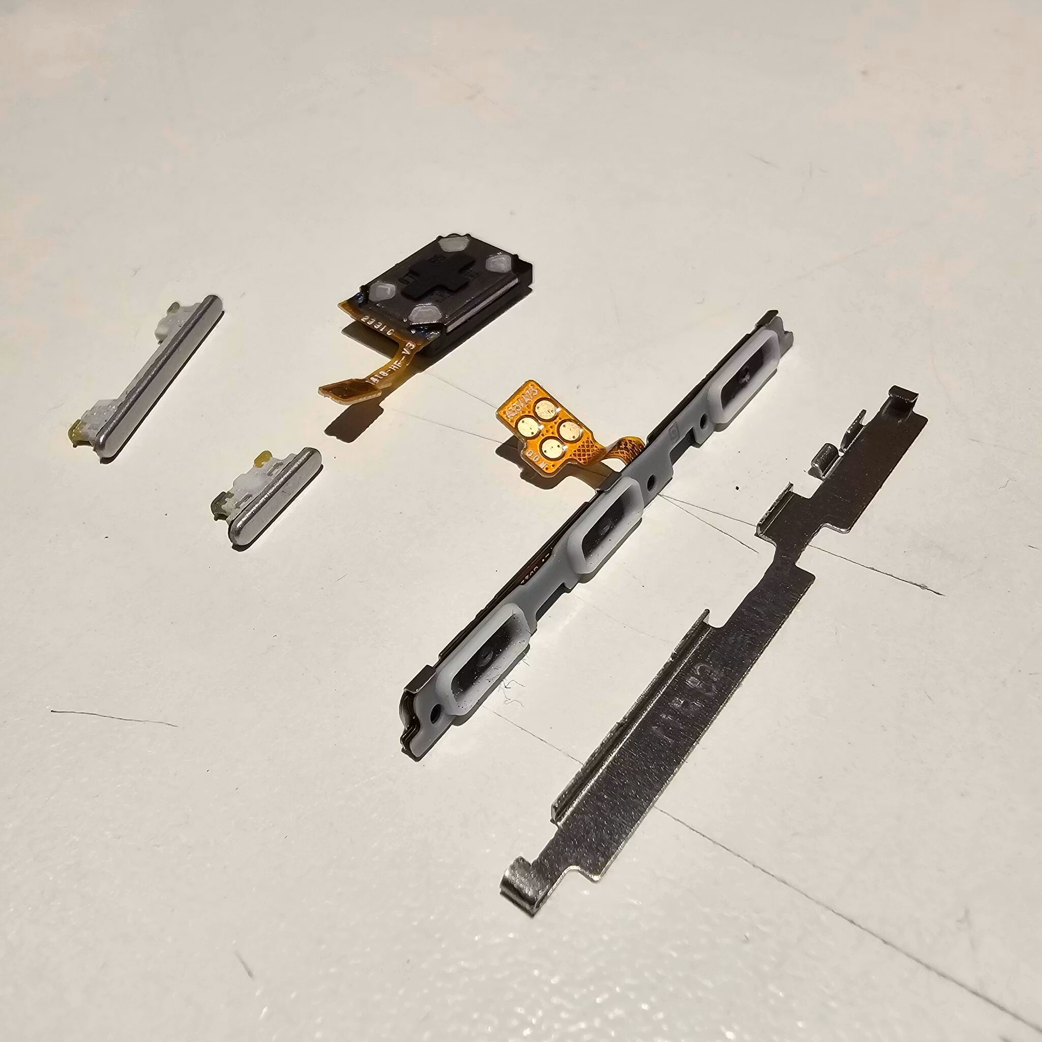 Samsung A33 volume og powerbutton ink. utvendige knapper og ørehøyttaler