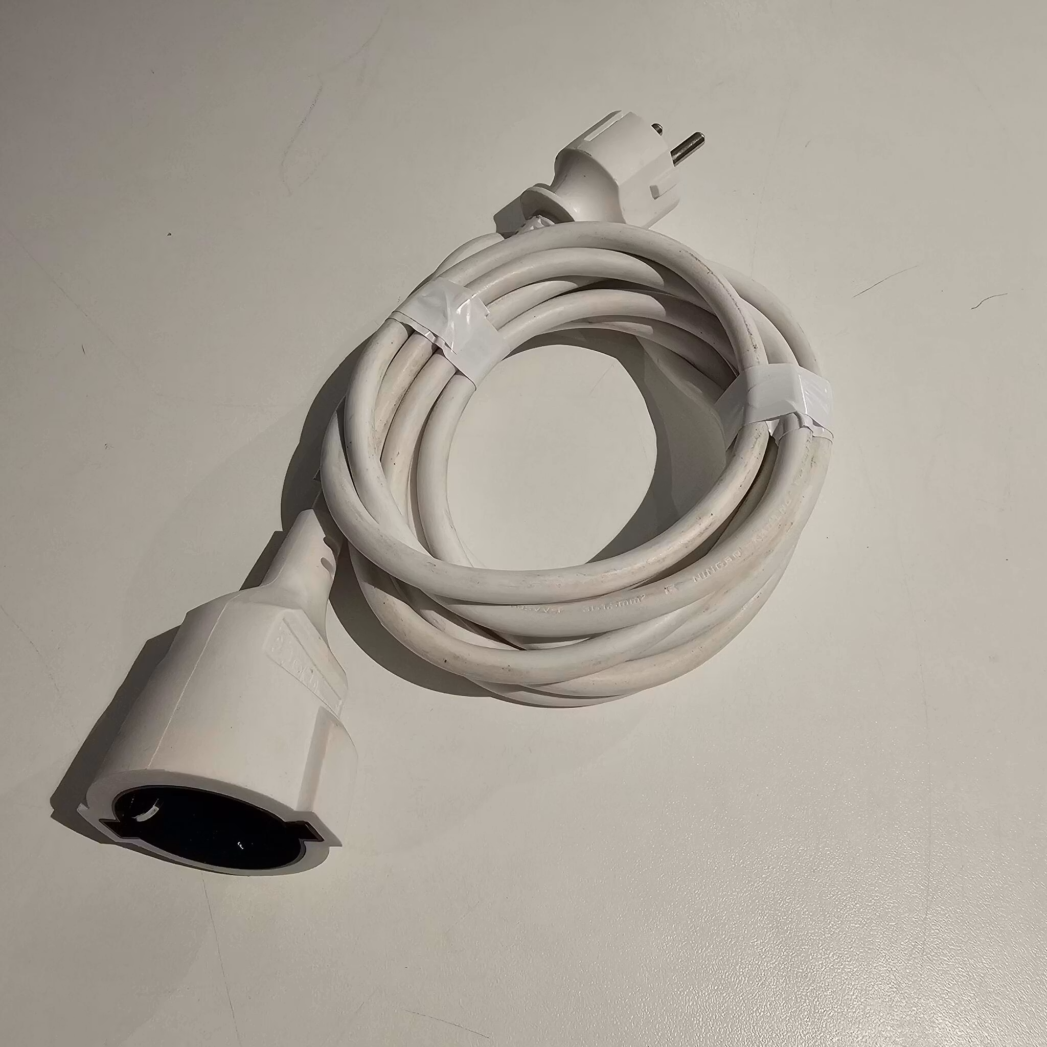 König strømkabel forlengelseskabel 3m Han-hun hvit 3g1.5 IP20