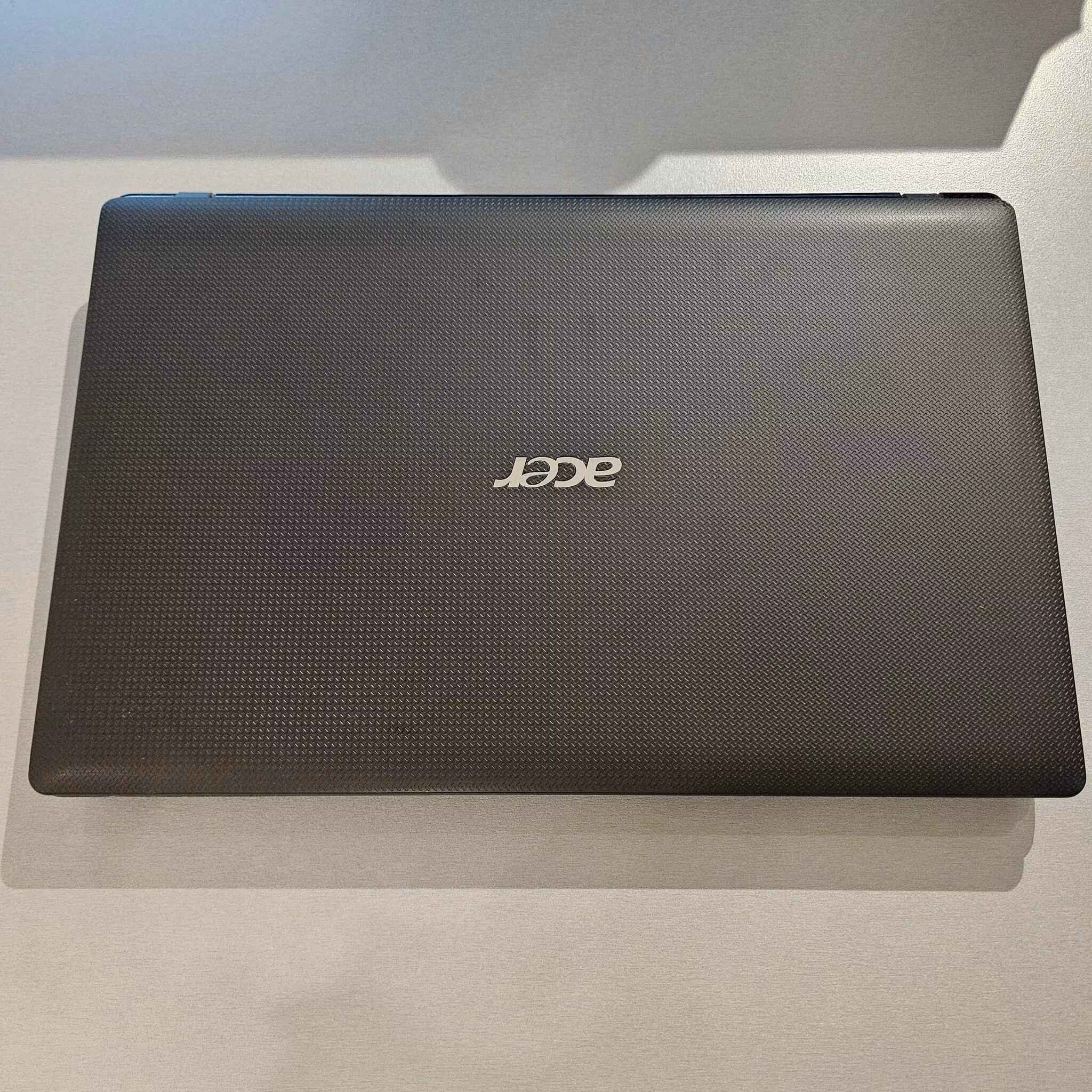 Acer 15.6" i3-2310m, 6GB RAM, 500GB, CD/DVD, Geforce GT520, Win7