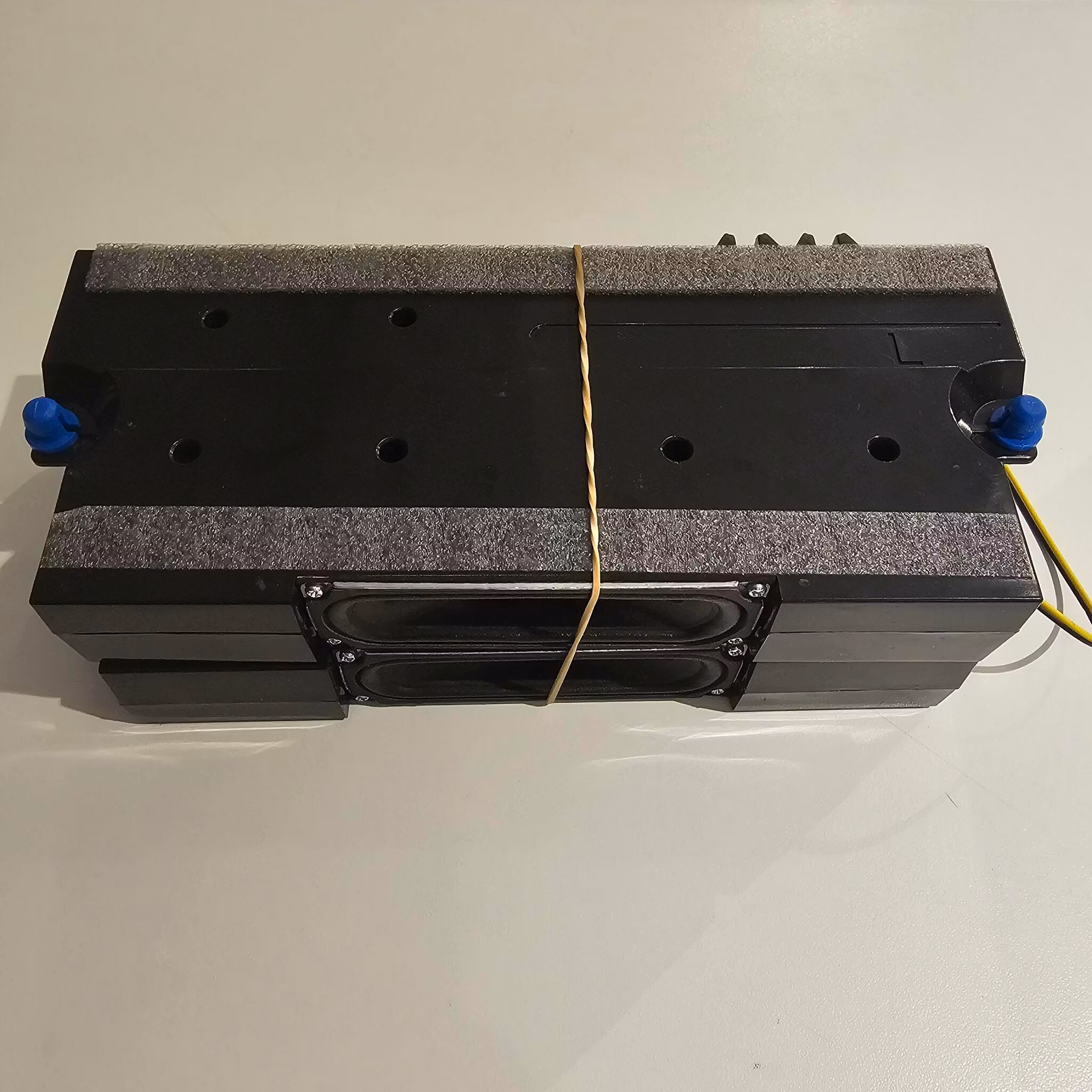 2stk Høyttalere for tv BN96-350006D 6ohm 10W eller hobbyprosjekt