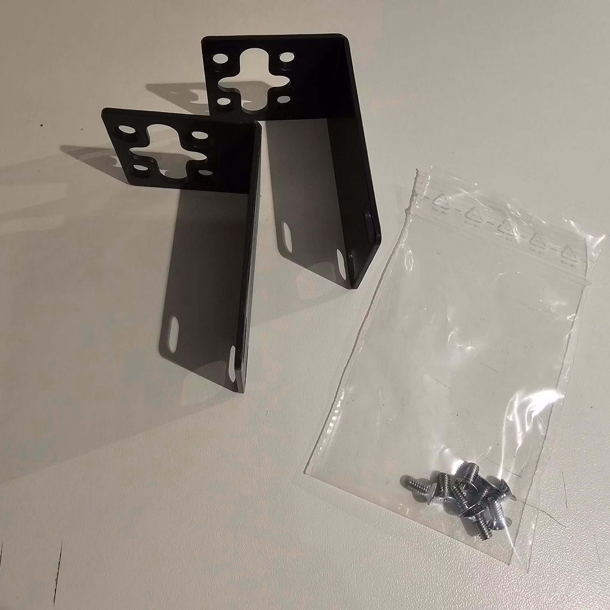 HP rackmount kit for switch J9561A