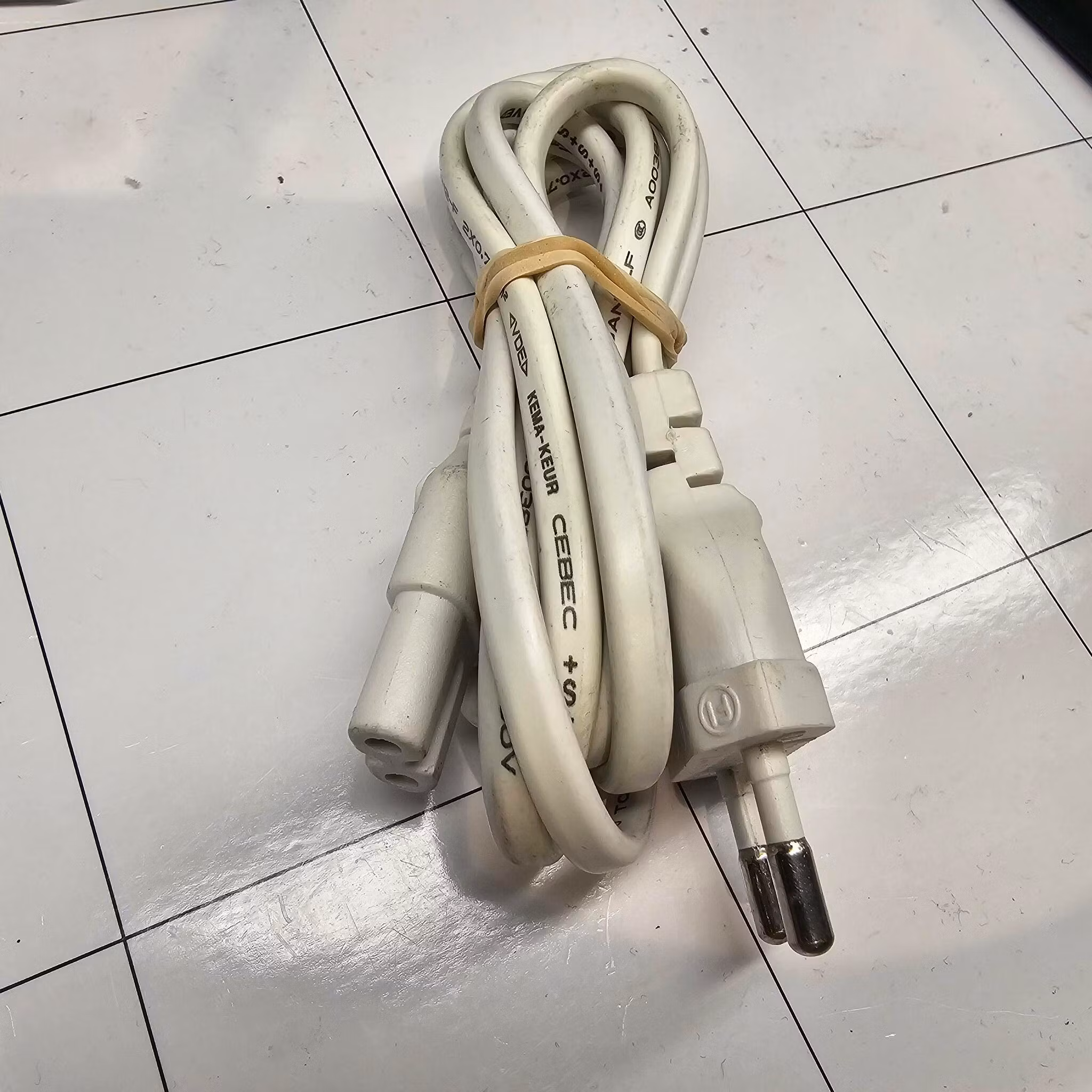 Strømkabel, CEE 7/16 til IEC C7, 1.5m (hvit)