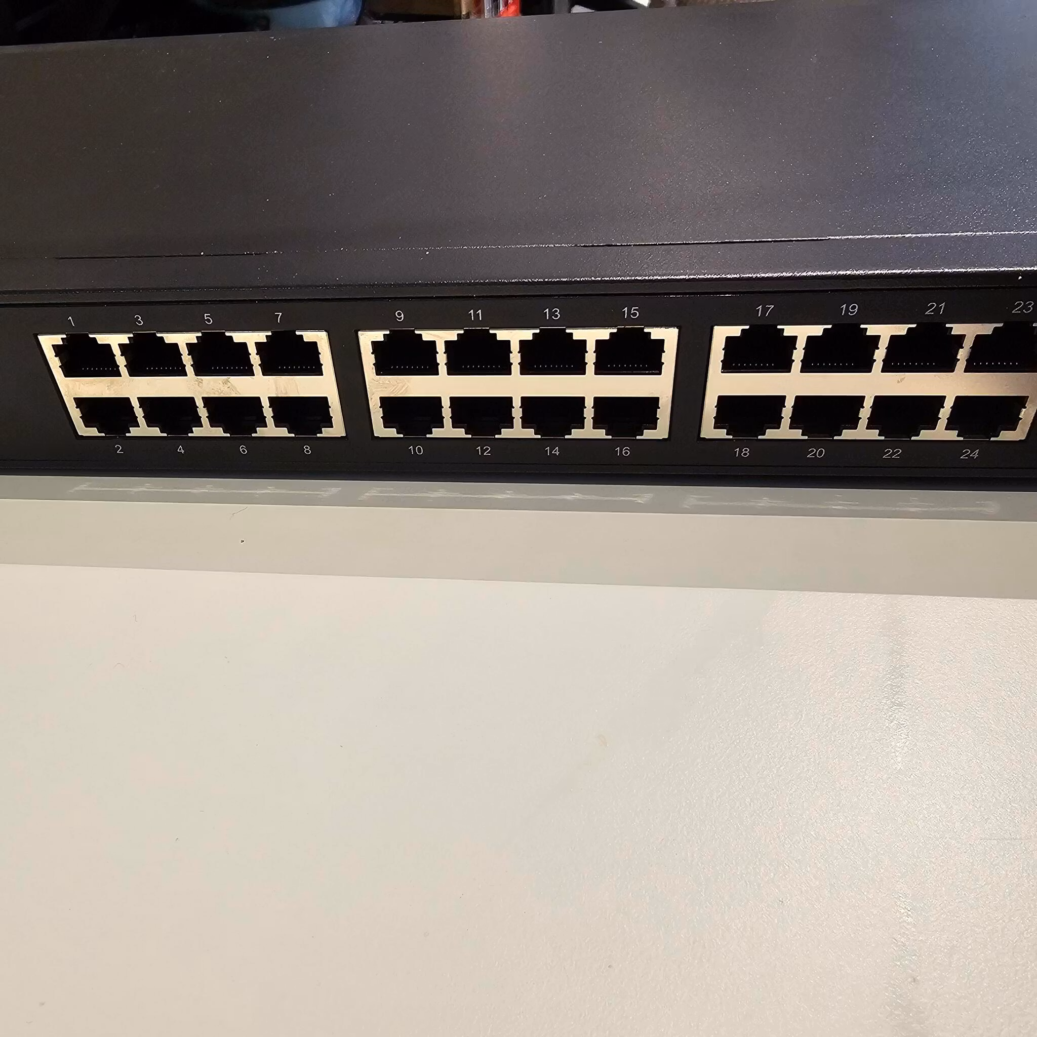 TP-Link 24 port switch 10/100Mbit