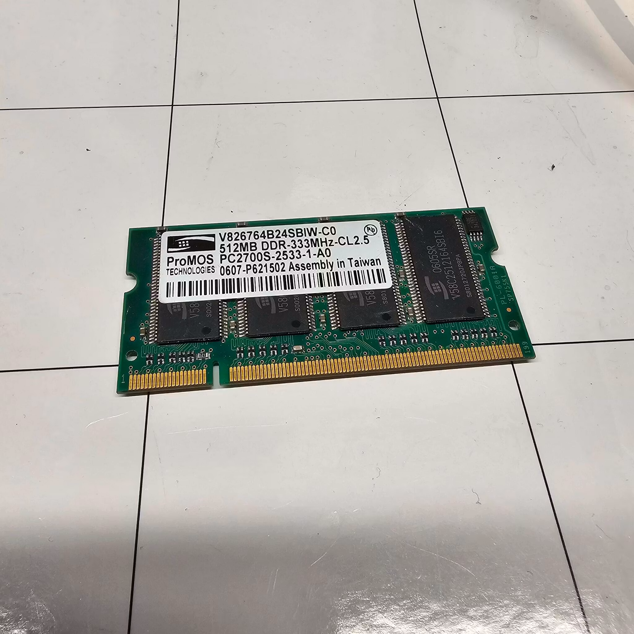 ProMOS 512MB PC2700 DDR-333MHz Non-ECC Unbuffered CL2.5 200-Pin V826764B24SBIW