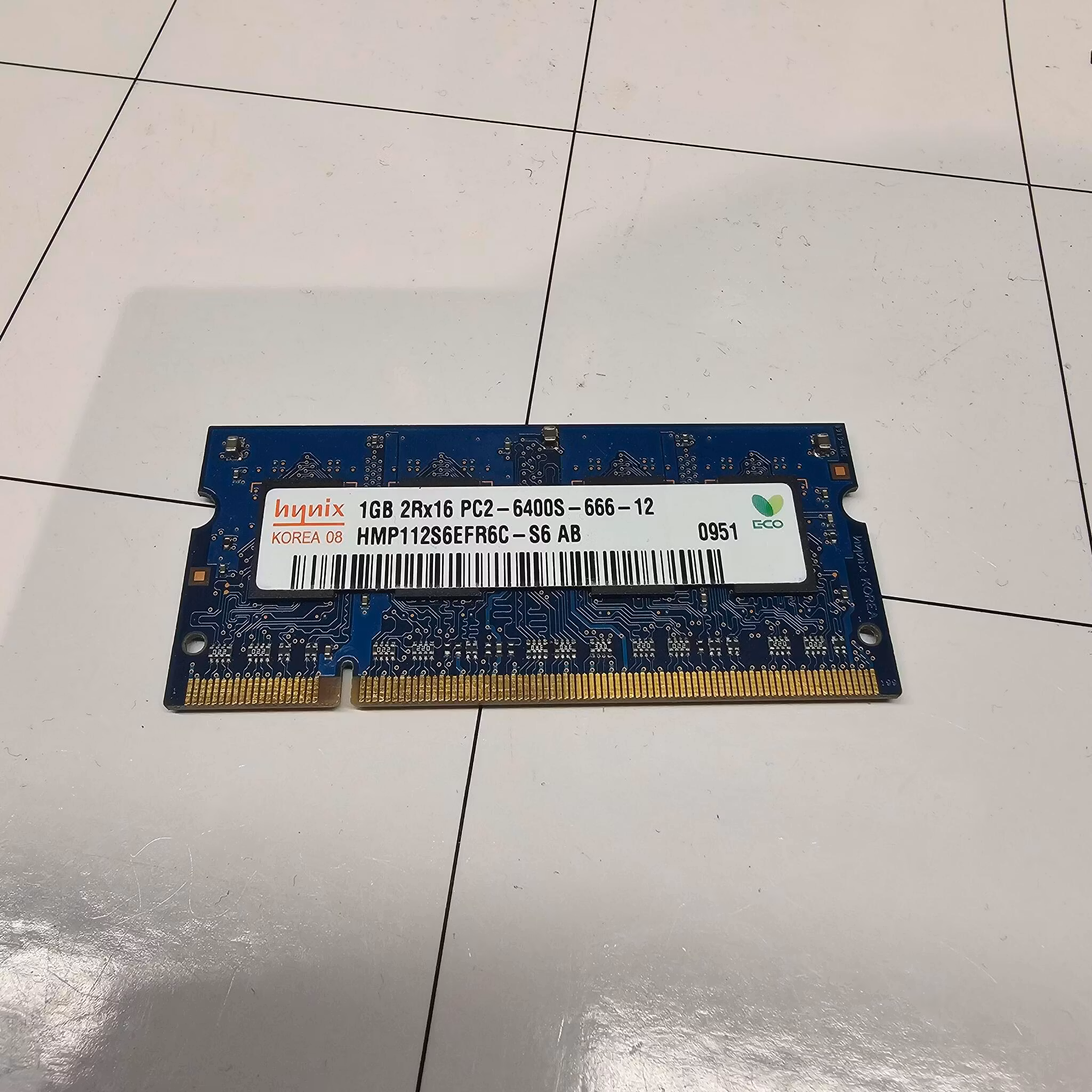 HMP112S6EFR6C-S6 AB Hynix 1GB PC2-6400 DDR2-800MHz non-ECC Unbuffered CL6 200-Pin SoDimm