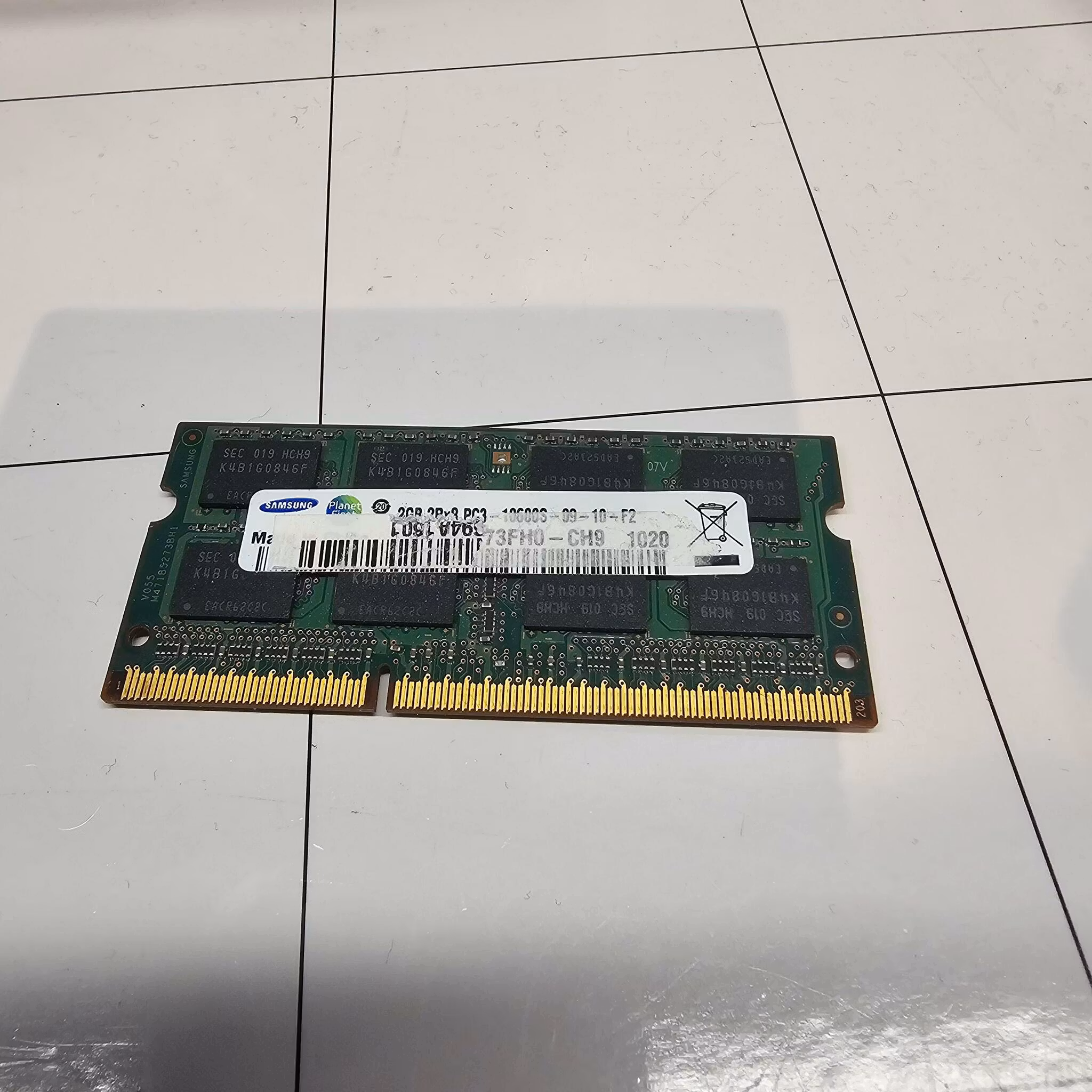 M471B5673FH0-CH9 Samsung 2GB PC3-10600 DDR3-1333MHz non-ECC Unbuffered CL9 204-Pin SoDimm