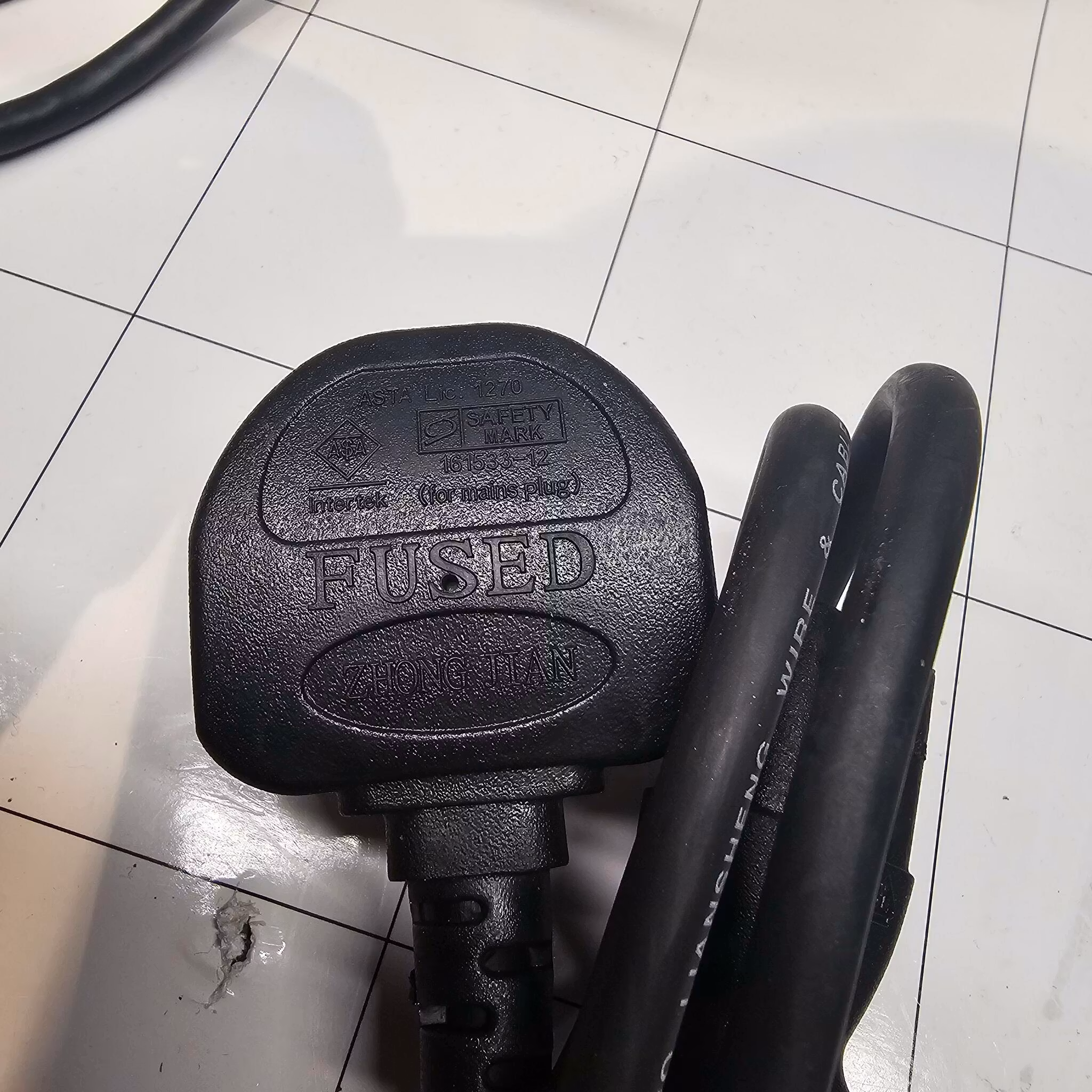 UK strømkabel for PC 250V 3A med sikring