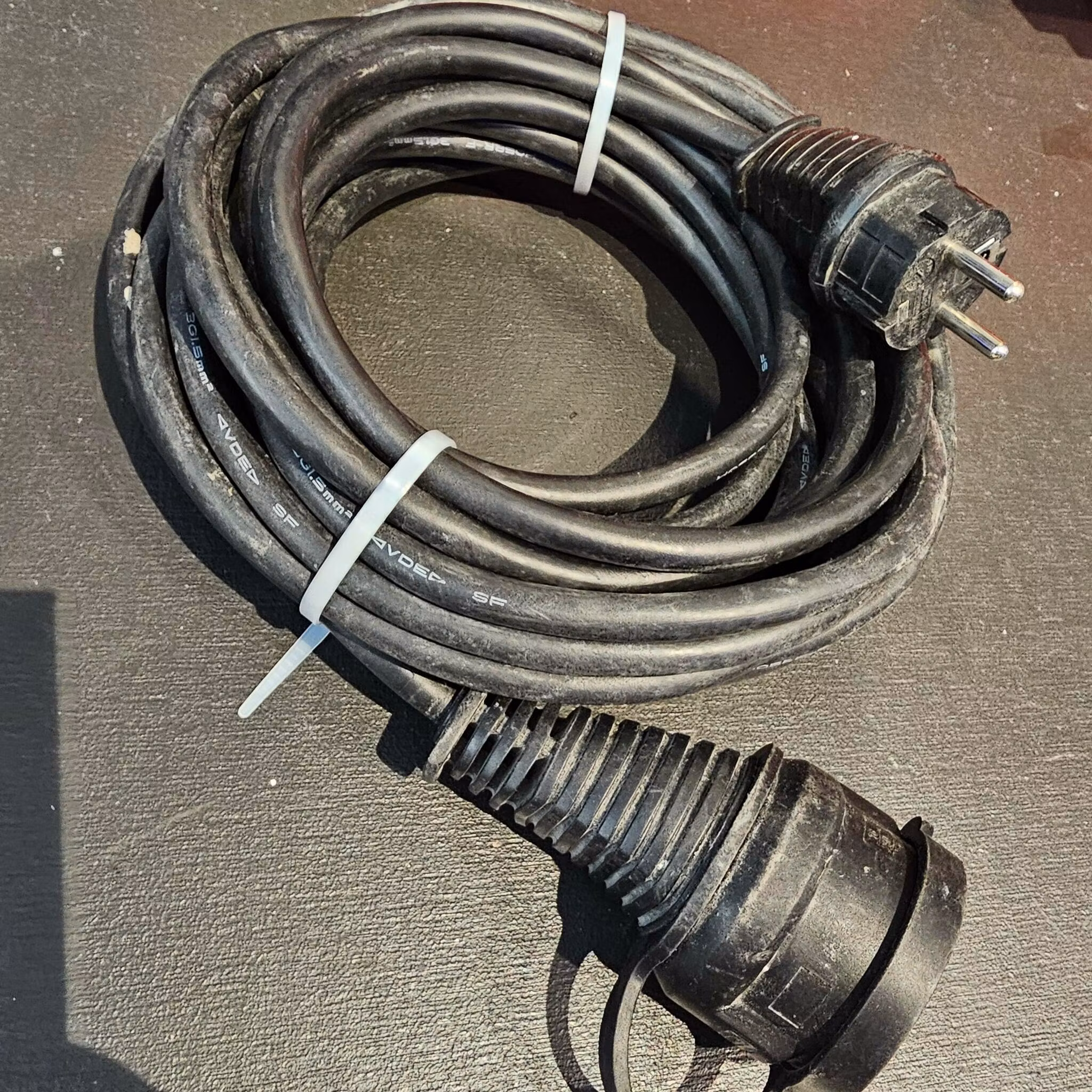 Utendørs skøyteledning 10m sort