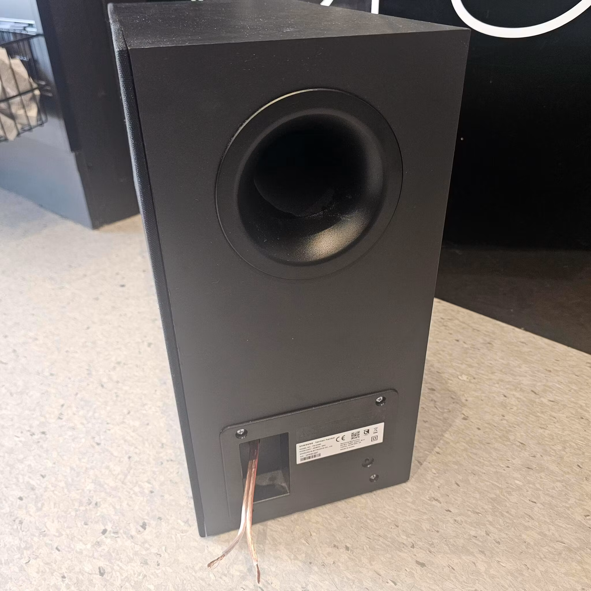 Samsung 8" SUB passive i kasse 50W RMS