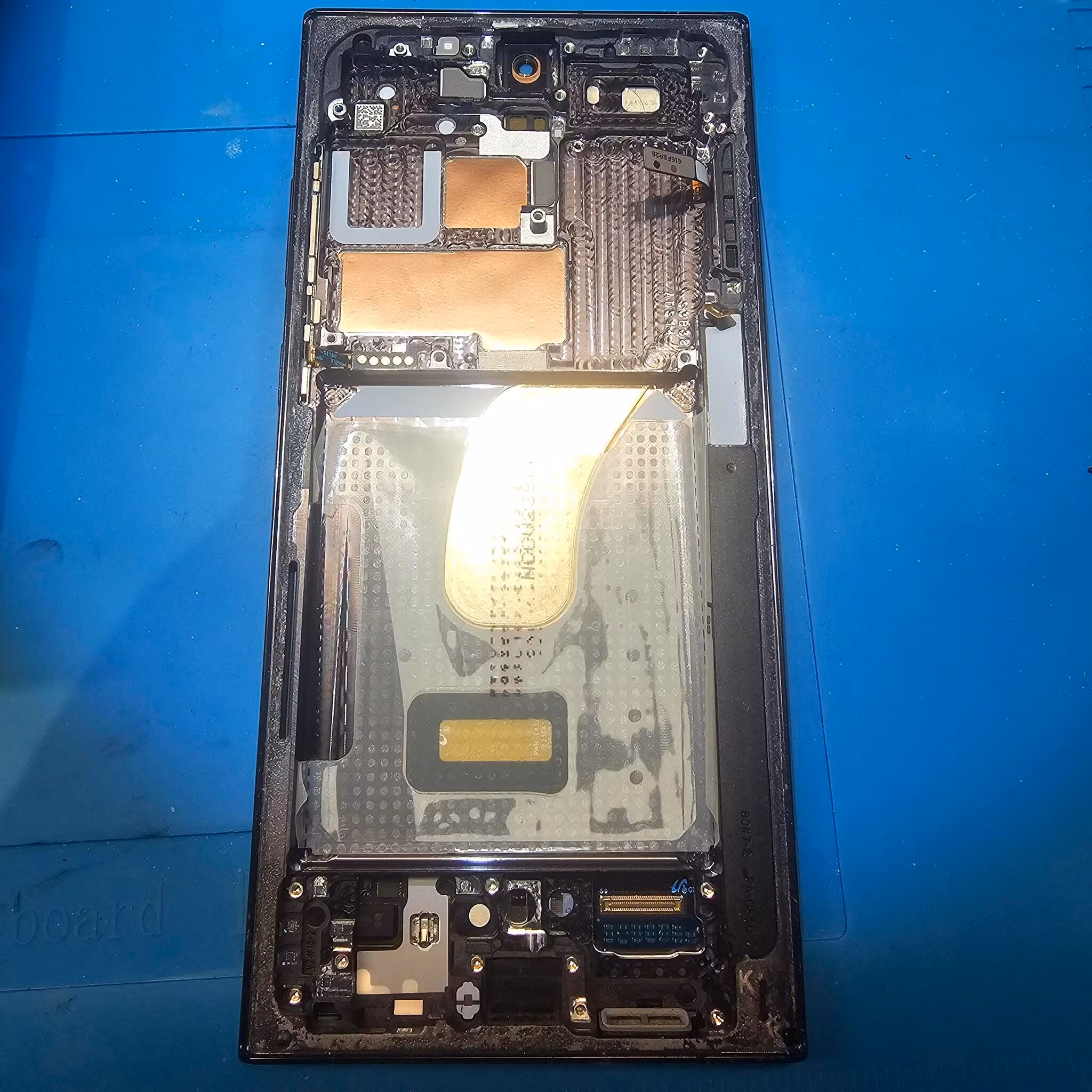 Brukt S23 Ultra midtre ramme uten frontkamera phantom black (Pulled from device)