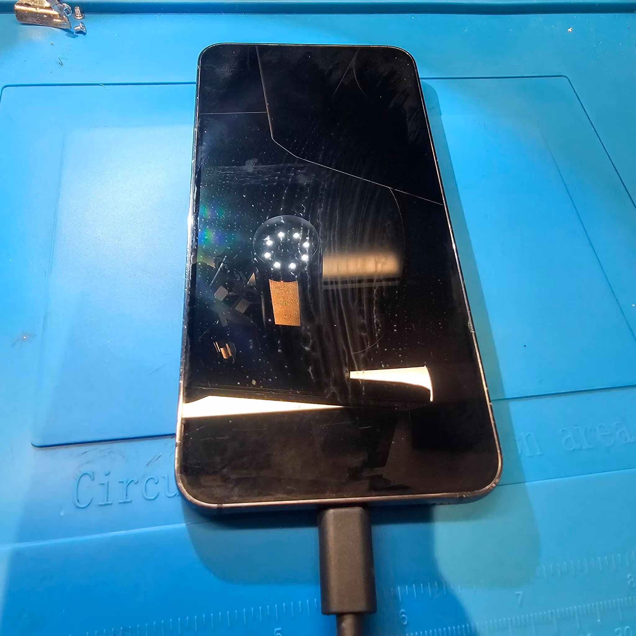 C-GRADE Samsung S23 Sort 128GB * m/deksel