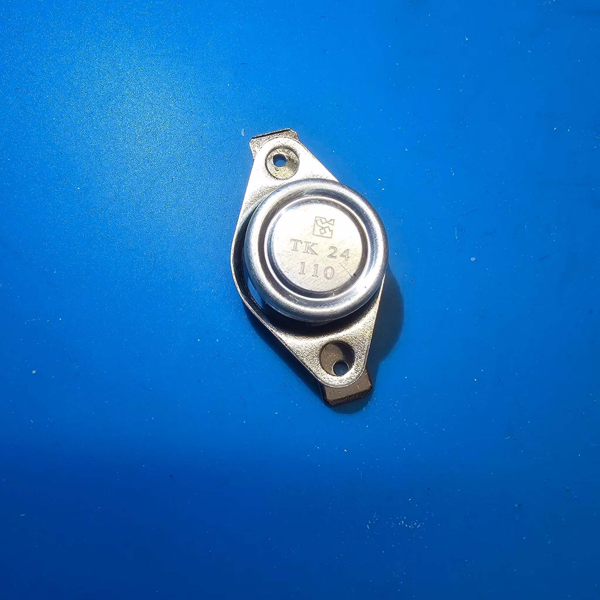 Thermostats 1/2" Bi-metal 110C 6.3x0.8mm terminals/0 deg angle +/-3% tol. TK24-T01-MG01-B1P-1-1103-905-MIC