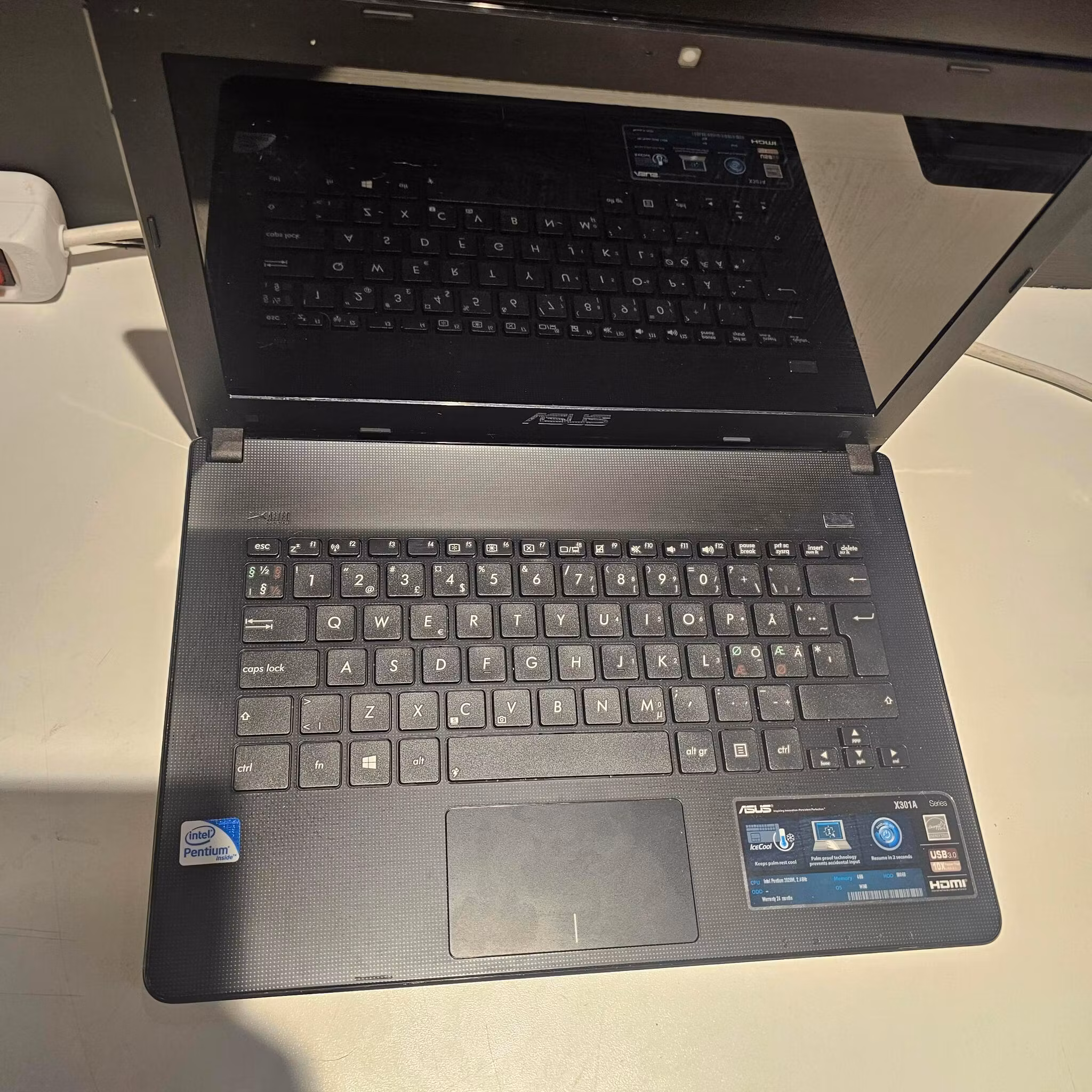 Asus 14" Intel 2,4GhZ 4GB RAM, 120GB SSD, Win11