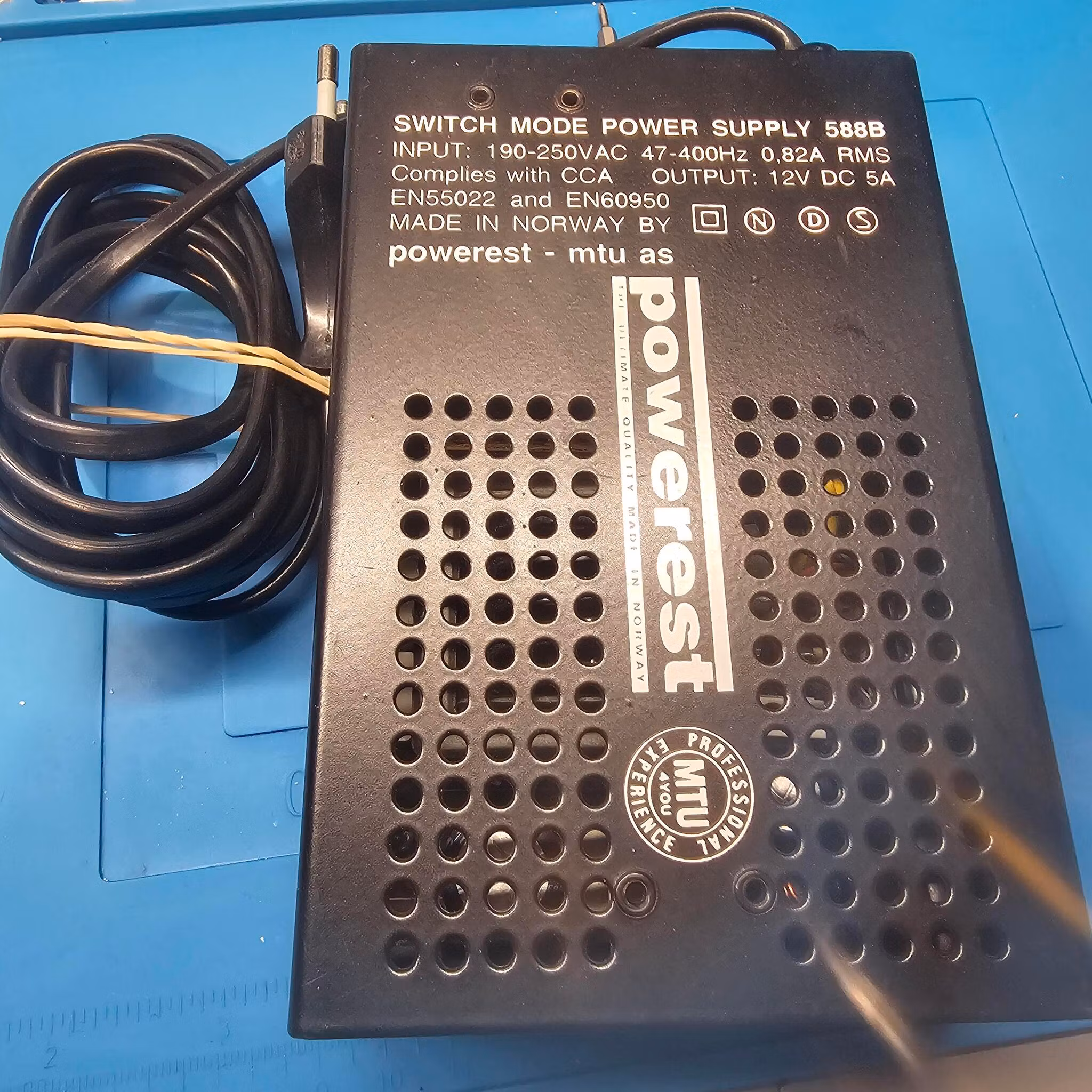 Strømforsyning Switch mode PSU 588B 12V DC 5A