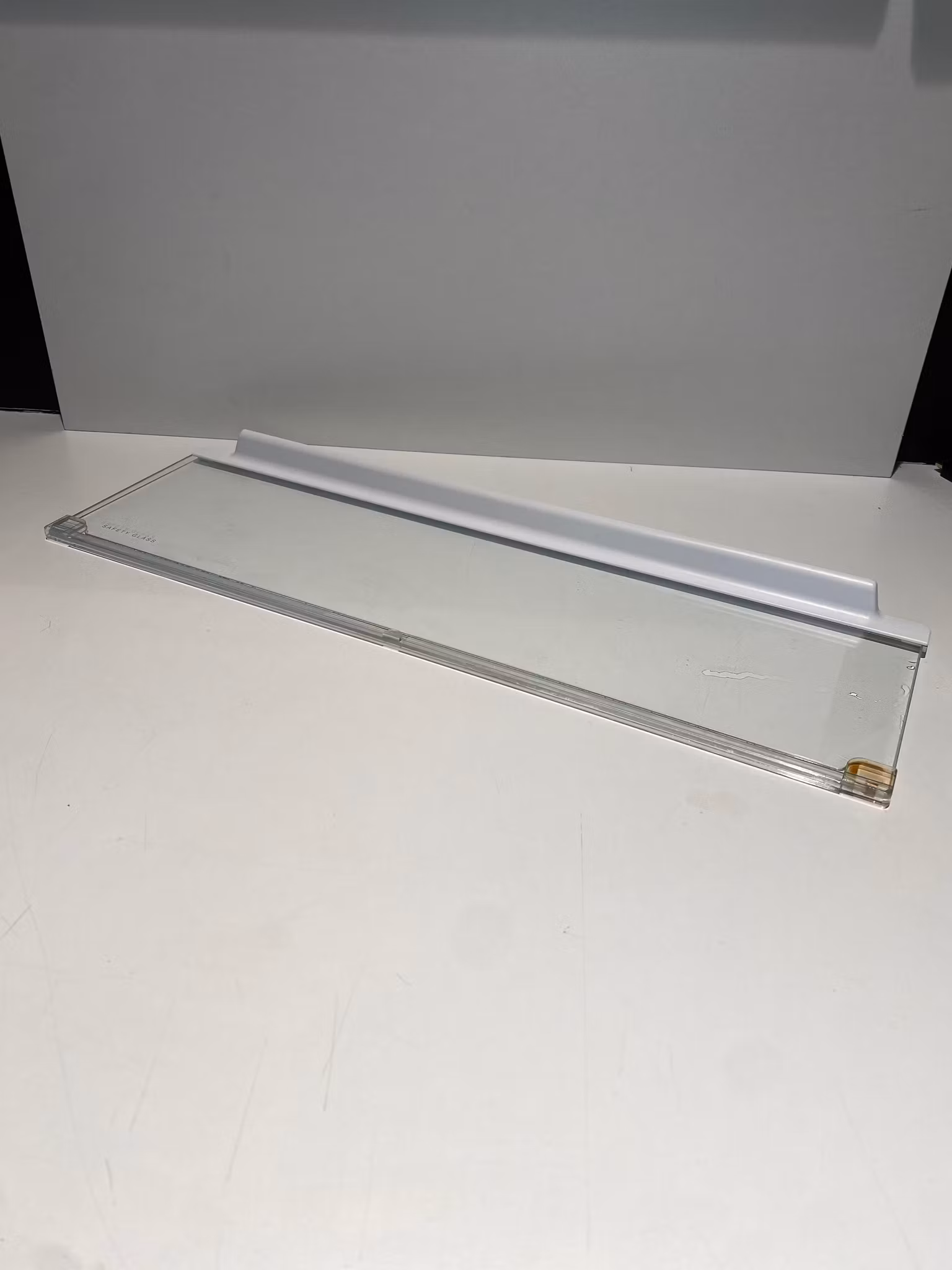 SCE81911TS  Bakre del av 2-delt glasshylle 92558202604 2651043057