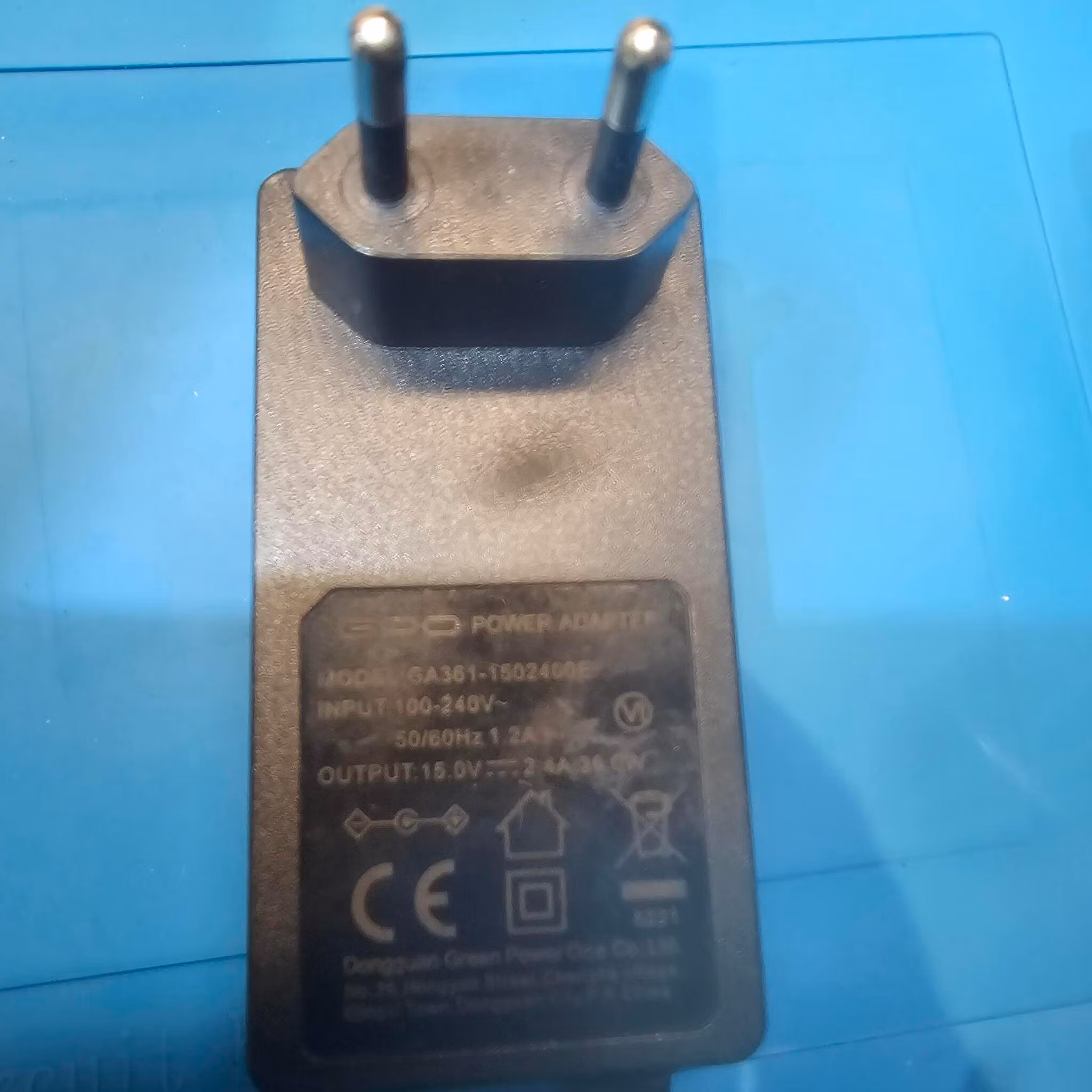 Strømadapter AC/DC 15V DC 2,4A 36W