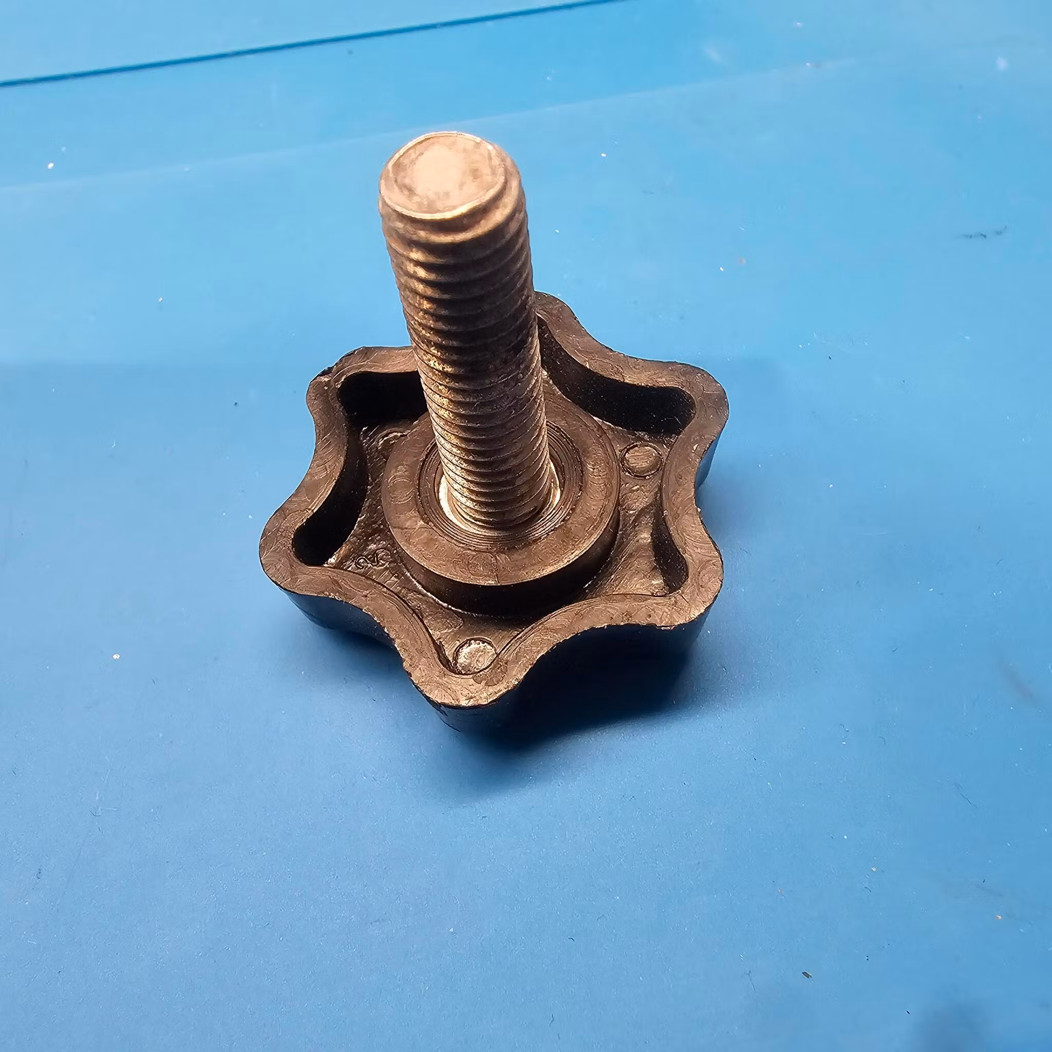 8mm x 28mm Justeringsbolt