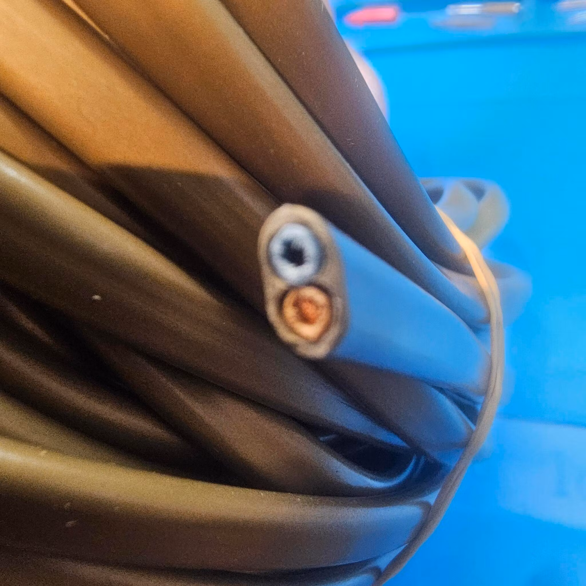 2m Lampettledning 2 x 2,5mm2 hvit