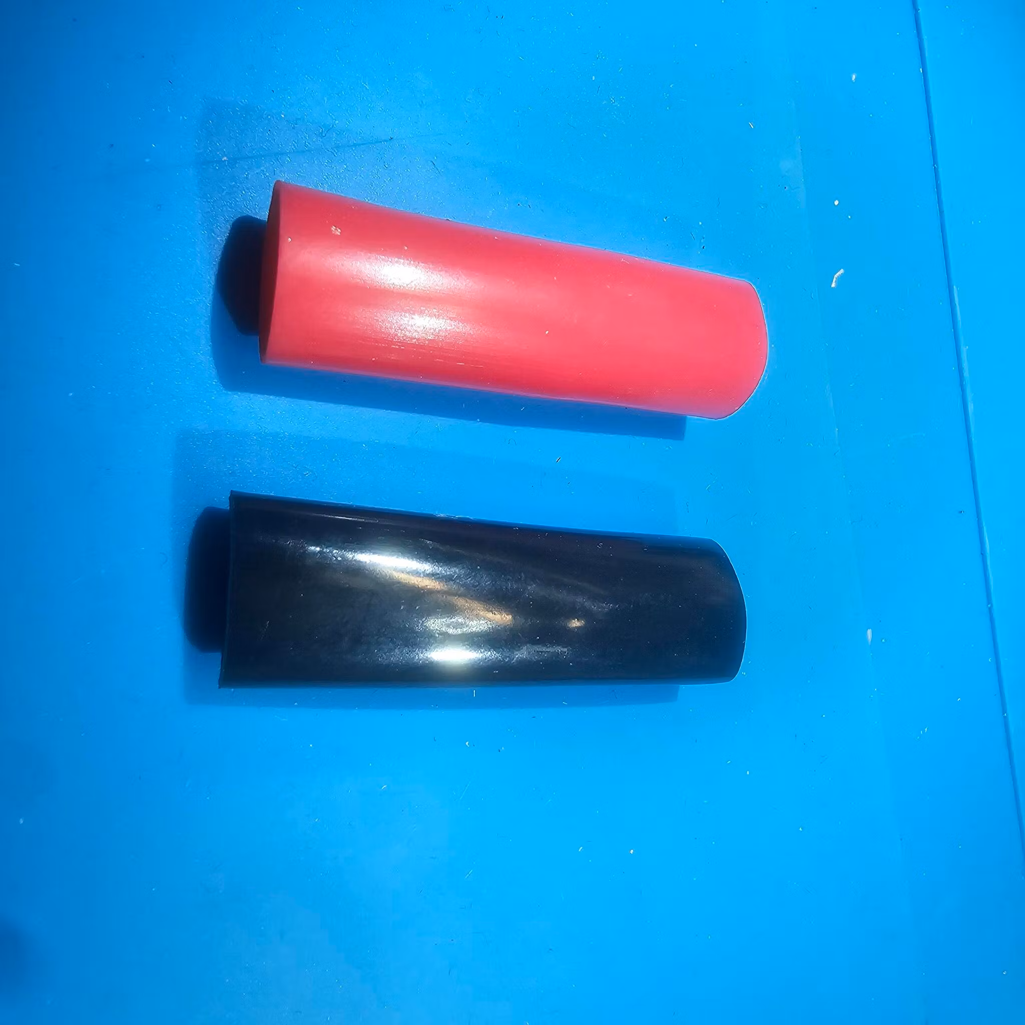 12V batteriklemme m/hylse 2stk i en pakke