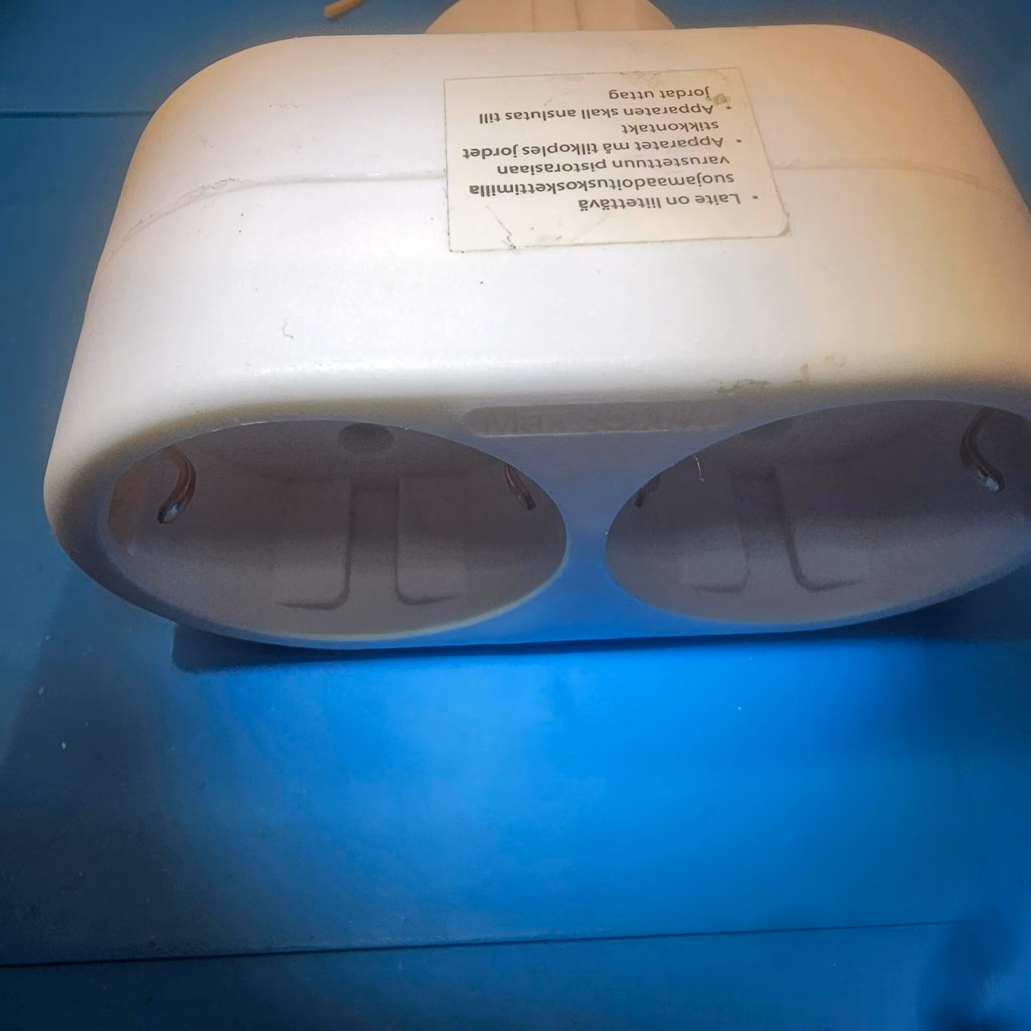 Strømsplitter 1 til 2 16A 250V Max 3500W