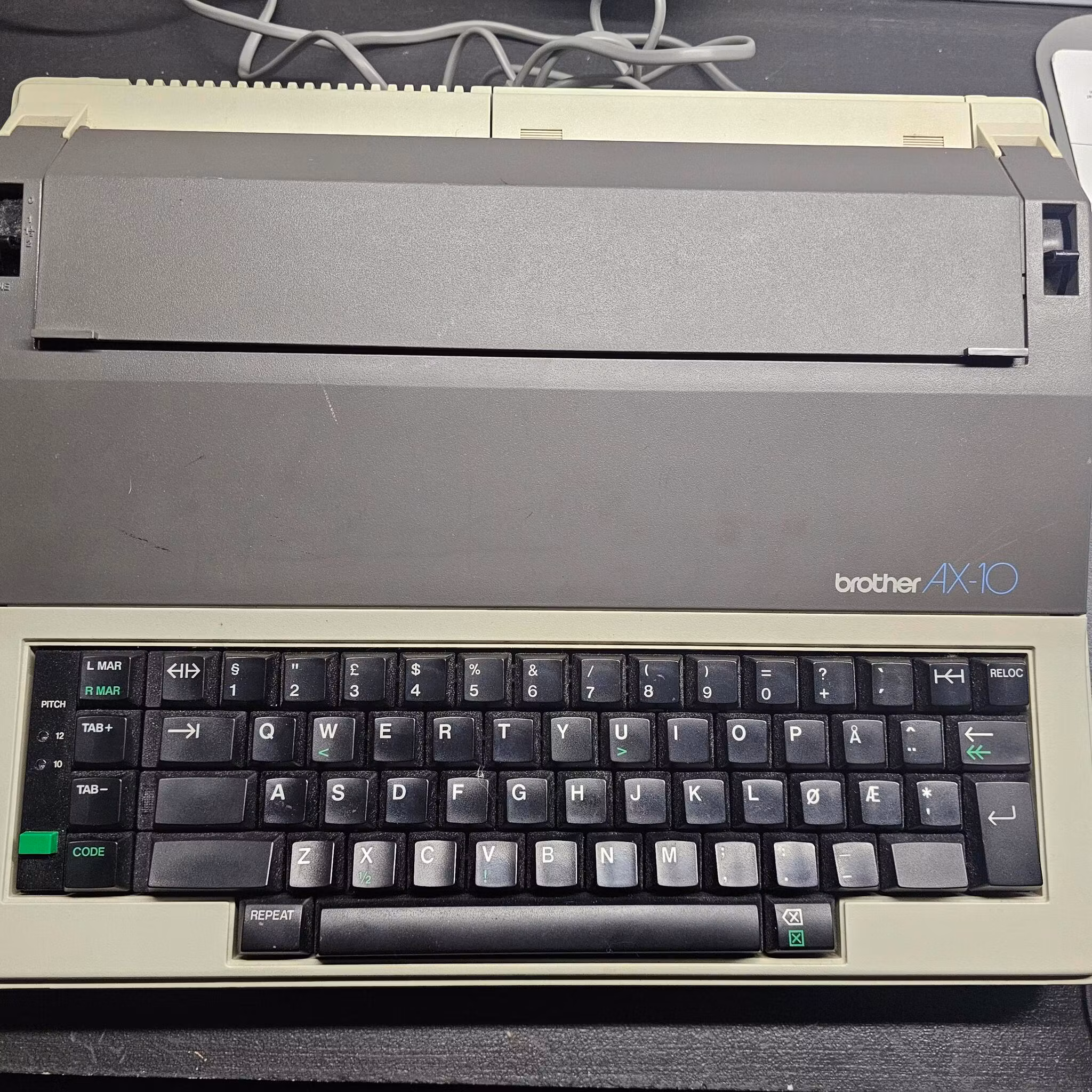 Brother AX-10 Vintage elektrisk skrivemaskin Norsk utgave