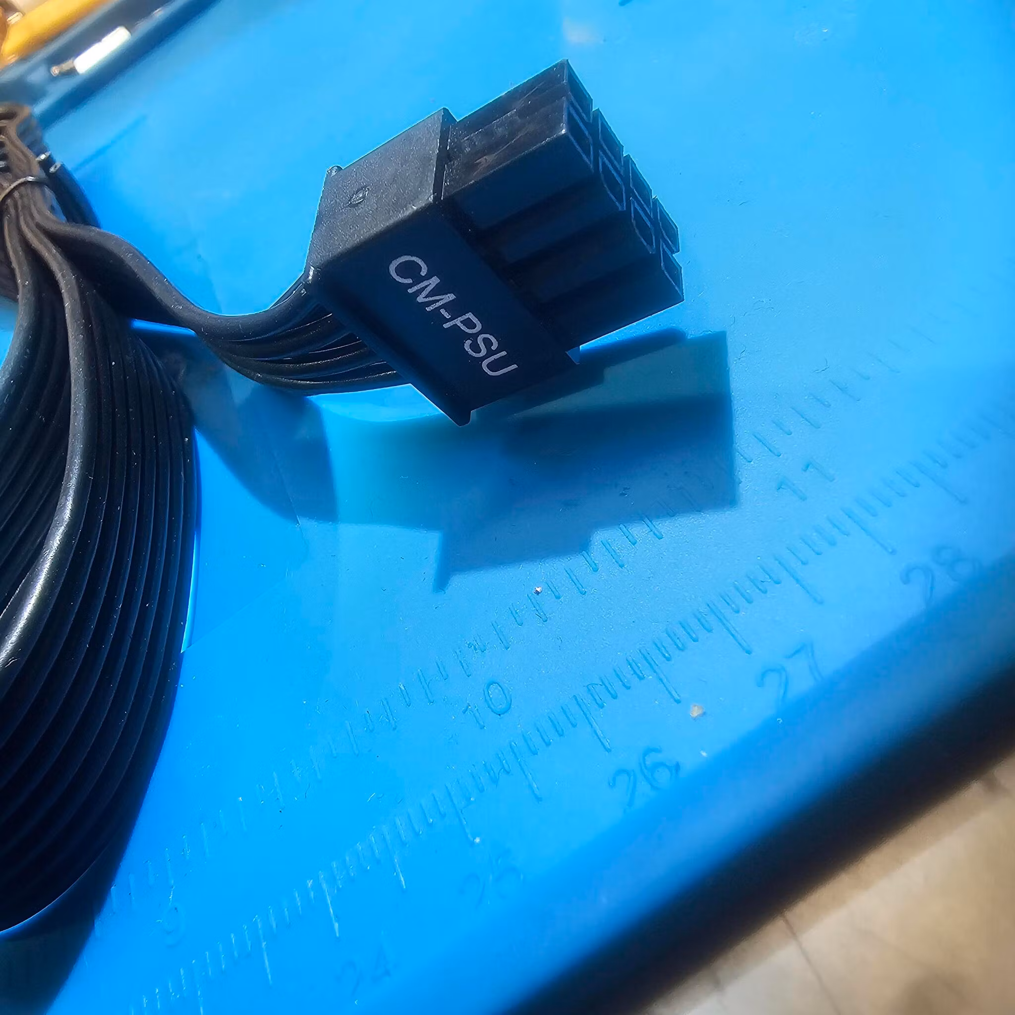 Coolermaster 8pin fra PSU til 2x 4pin CPU