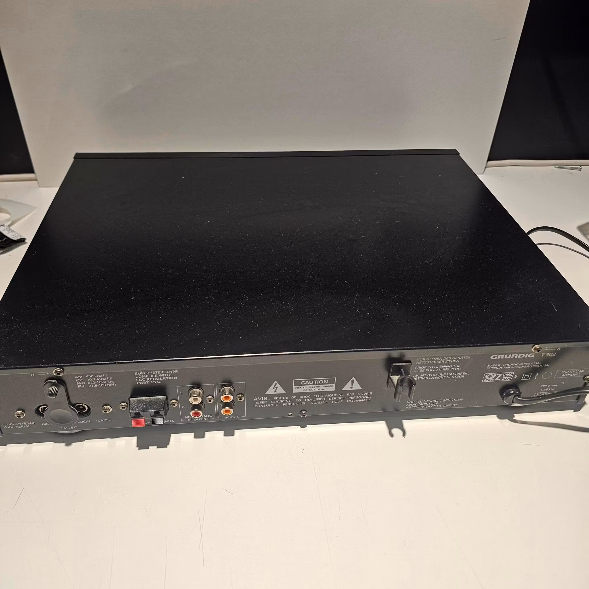 Grundig T303 klassisk digital hi-fi-tuner FM/AM