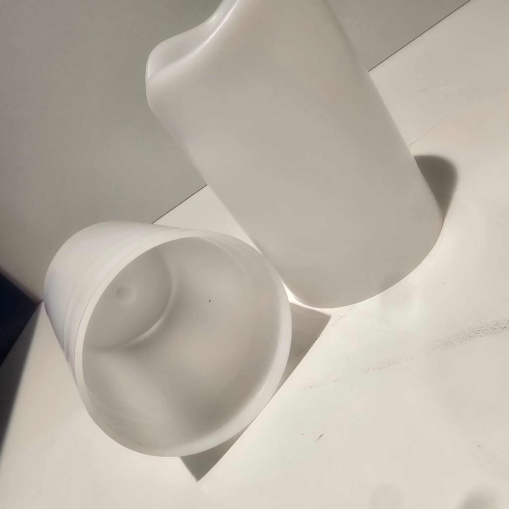 Plastkubbelys, uten lys inni