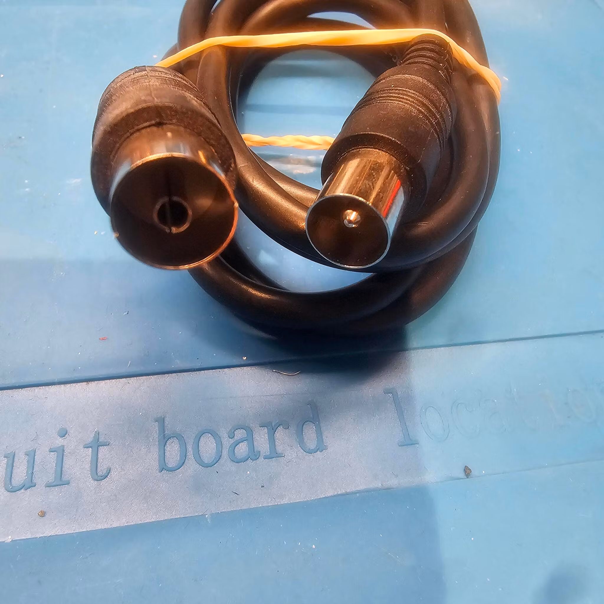 Antennekabel coax 1m sort hann-hun