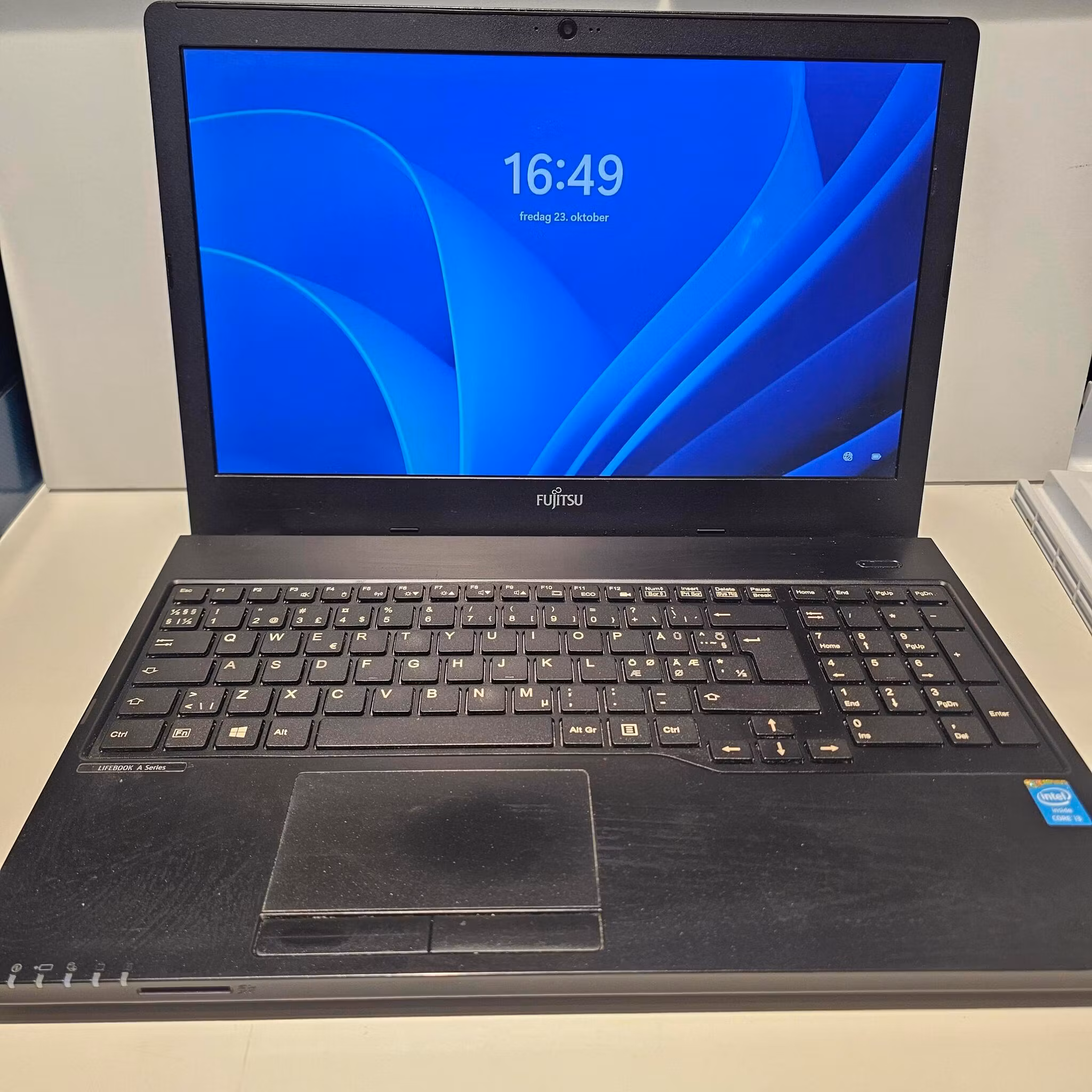 FJS bærbar datamaskin I3-5005, 4GB, 15,6" 240GB SSD, Win11Pro