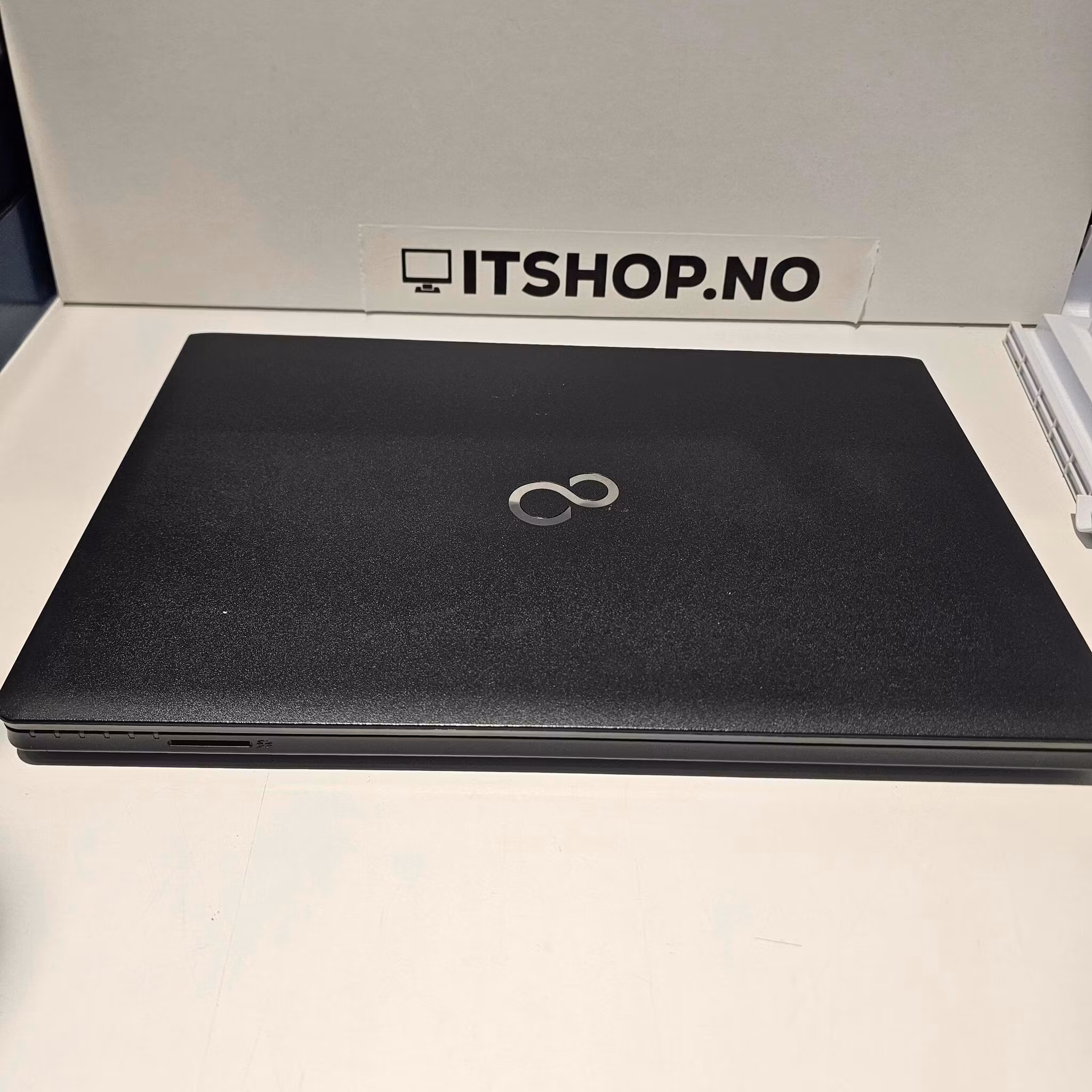 FJS bærbar datamaskin I3-5005, 4GB, 15,6" 240GB SSD, Win11Pro